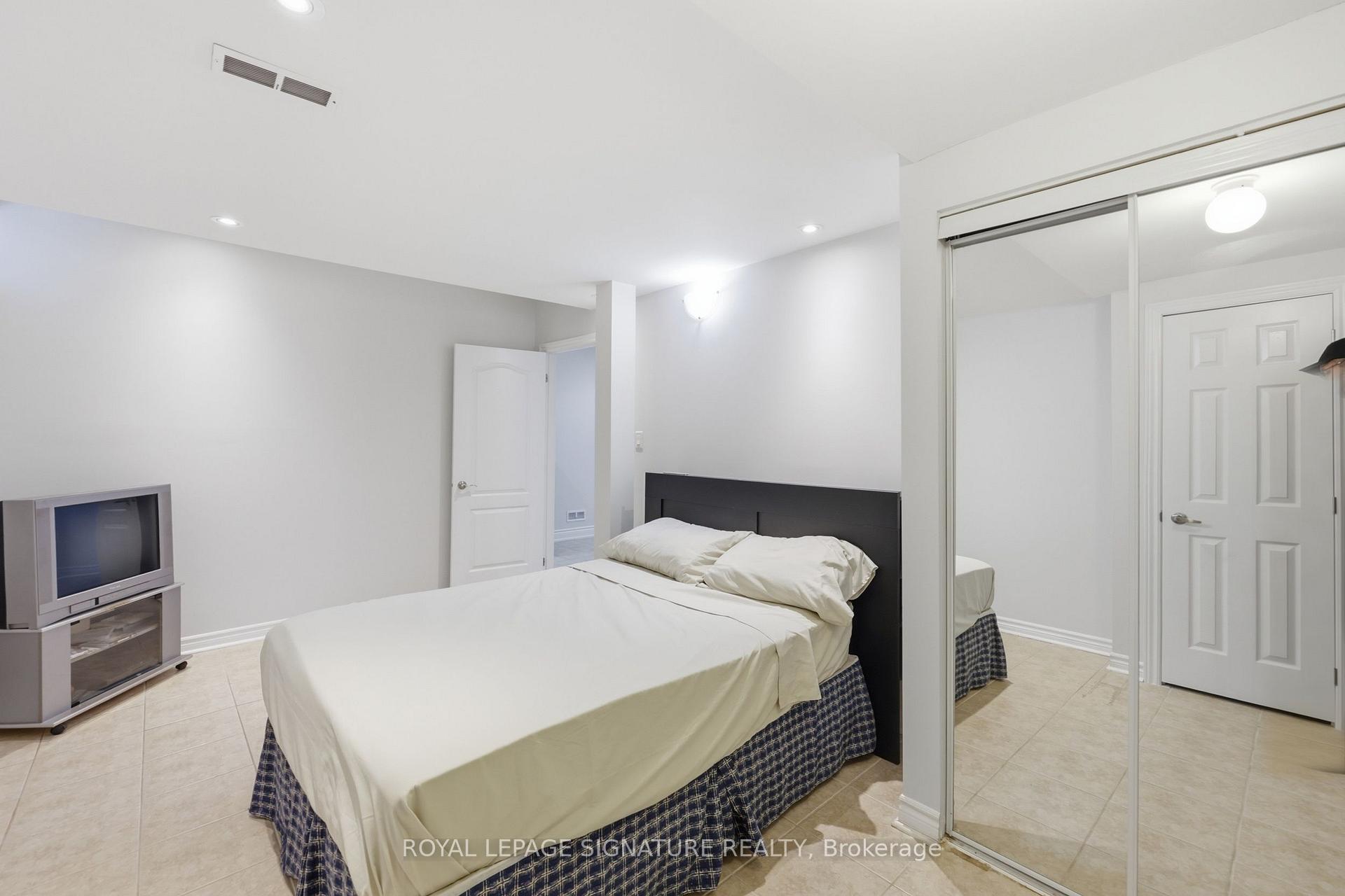 Photo 11 of Unit Bsmt, 221 Peak Point Boulevard, Vaughan, Rural Vaughan — HOMEH