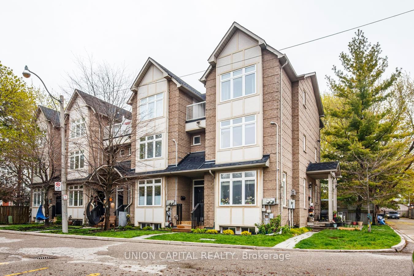 Photo 2 of Unit 8, 1 Bastedo Avenue, Toronto, Woodbine Corridor — HOMEH