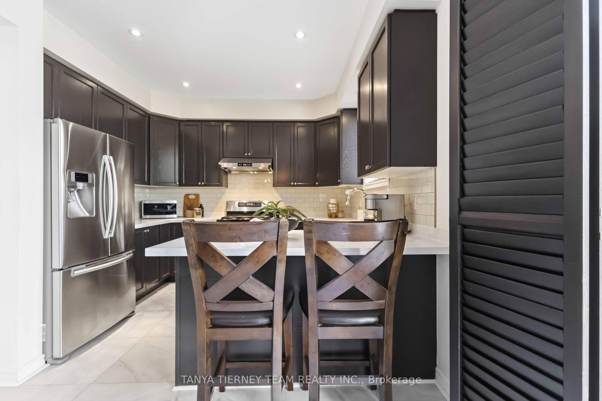 Photo 13 of 26 Chiswick Avenue, Whitby, Brooklin — HOMEH