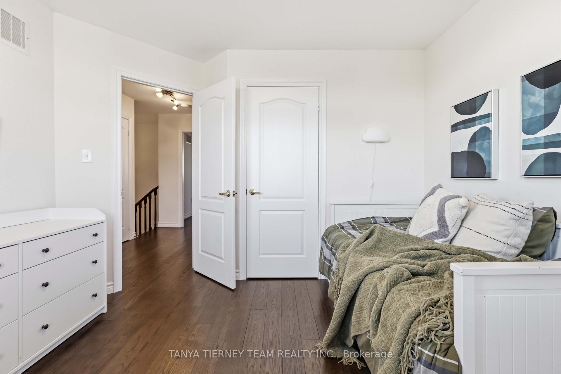 Photo 37 of 26 Chiswick Avenue, Whitby, Brooklin — HOMEH