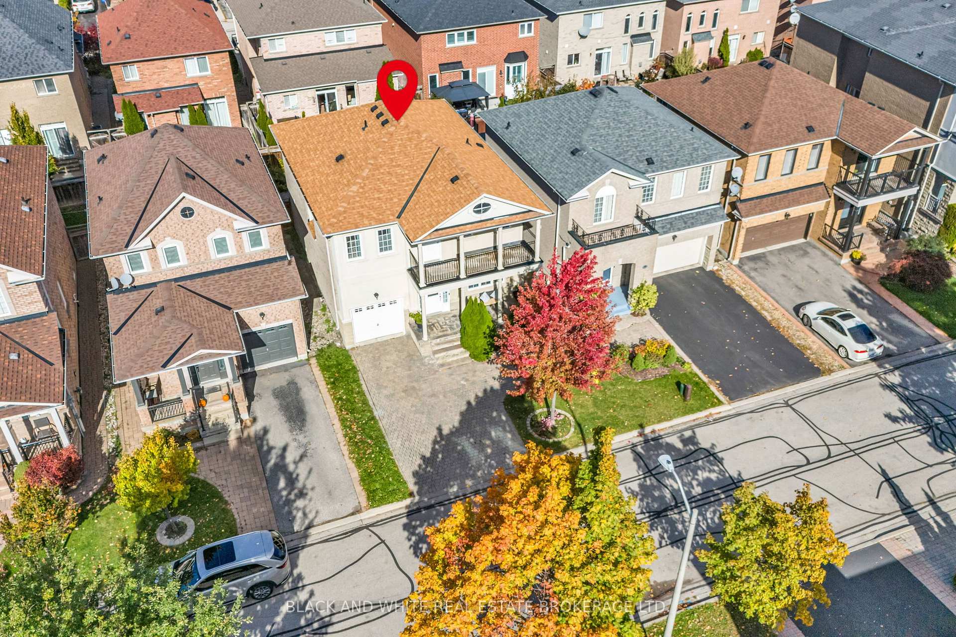 Photo 3 of 18 Daiseyfield Crescent, Vaughan, Vellore Village — HOMEH