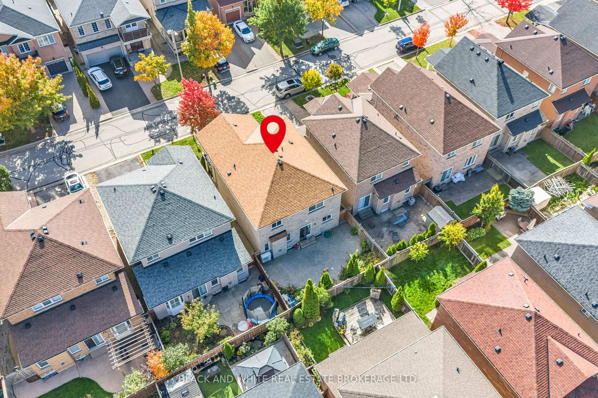 Photo 4 of 18 Daiseyfield Crescent, Vaughan, Vellore Village — HOMEH