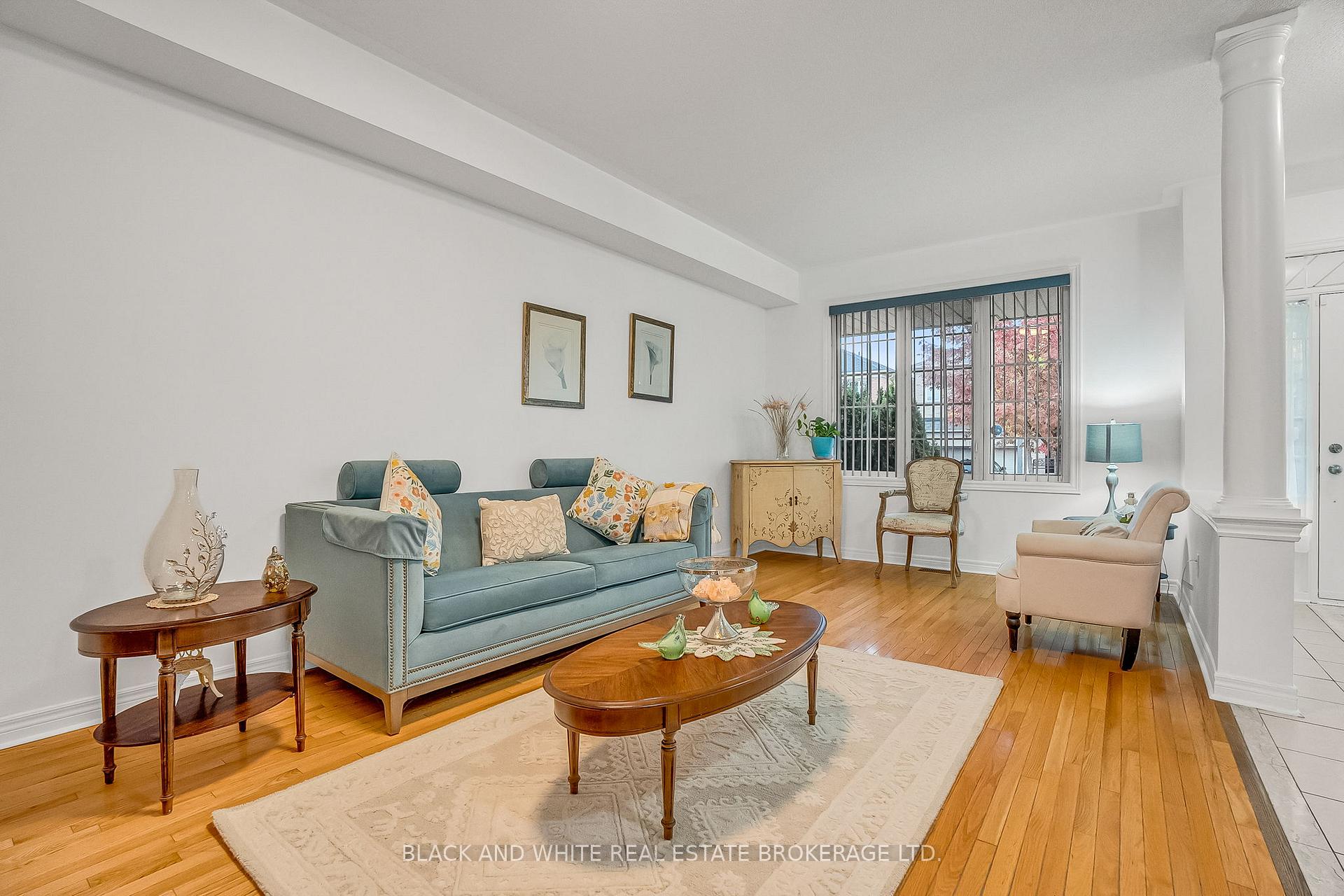 Photo 6 of 18 Daiseyfield Crescent, Vaughan, Vellore Village — HOMEH