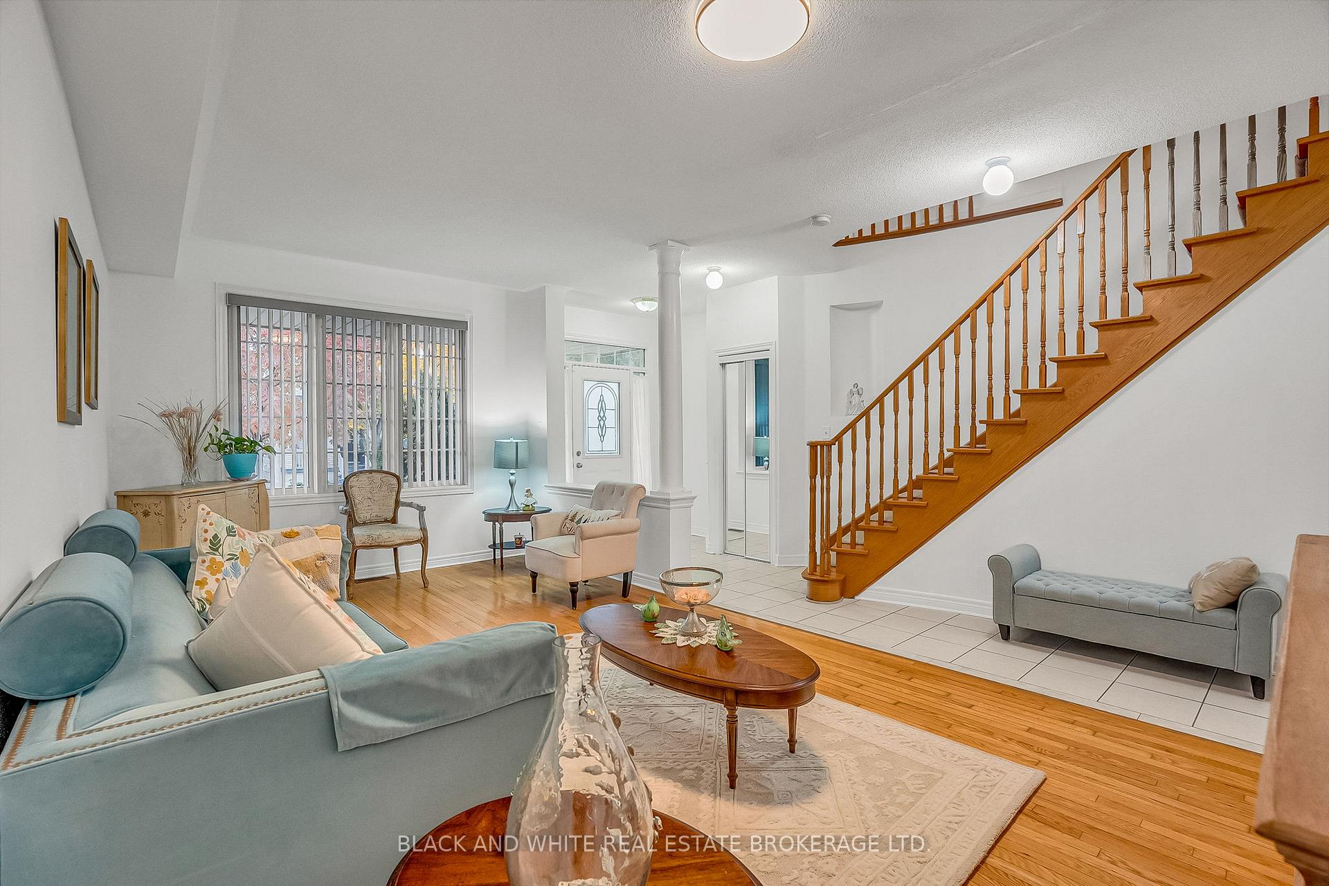 Photo 8 of 18 Daiseyfield Crescent, Vaughan, Vellore Village — HOMEH