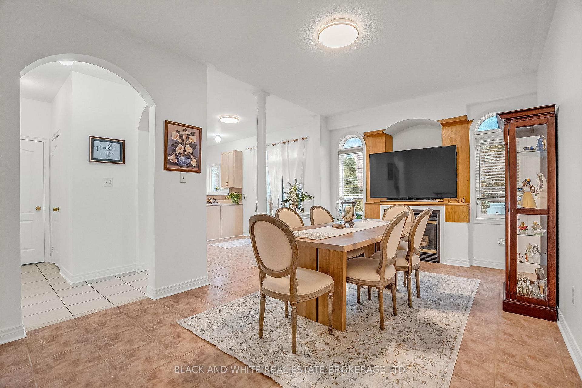 Photo 9 of 18 Daiseyfield Crescent, Vaughan, Vellore Village — HOMEH