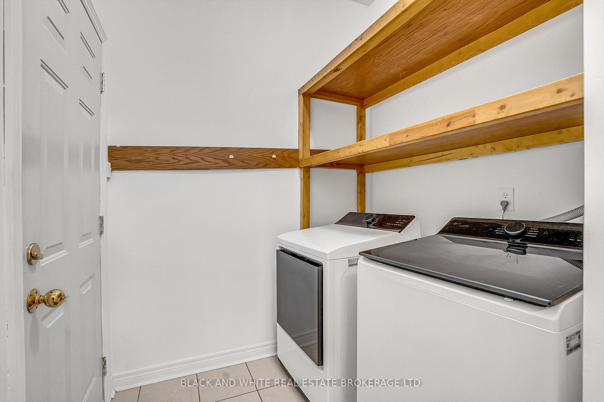 Photo 14 of 18 Daiseyfield Crescent, Vaughan, Vellore Village — HOMEH