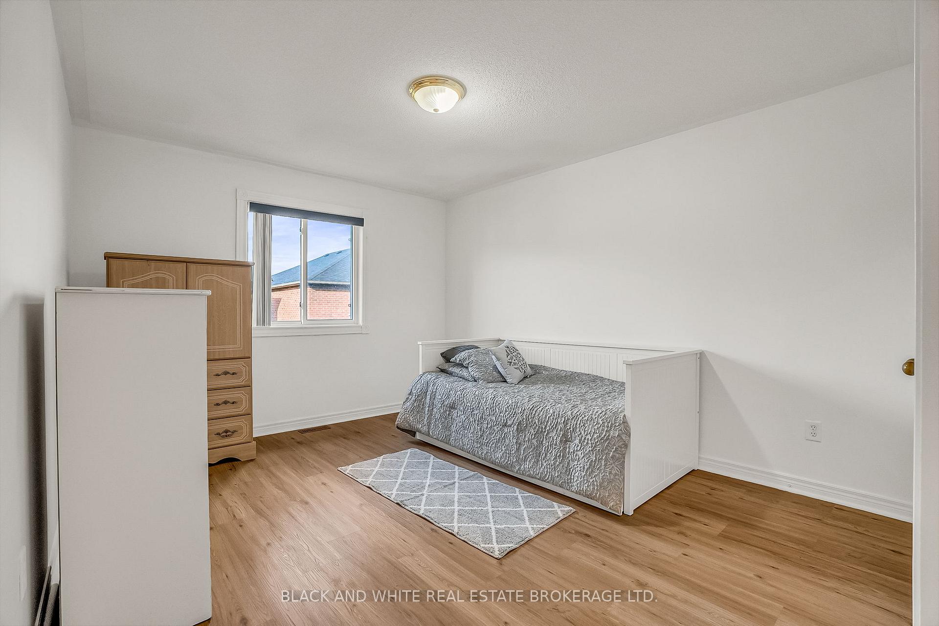 Photo 21 of 18 Daiseyfield Crescent, Vaughan, Vellore Village — HOMEH