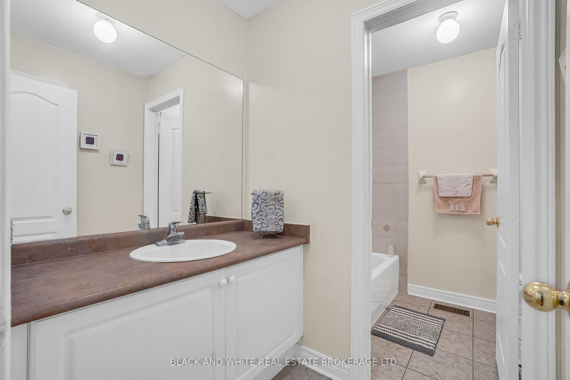 Photo 25 of 18 Daiseyfield Crescent, Vaughan, Vellore Village — HOMEH