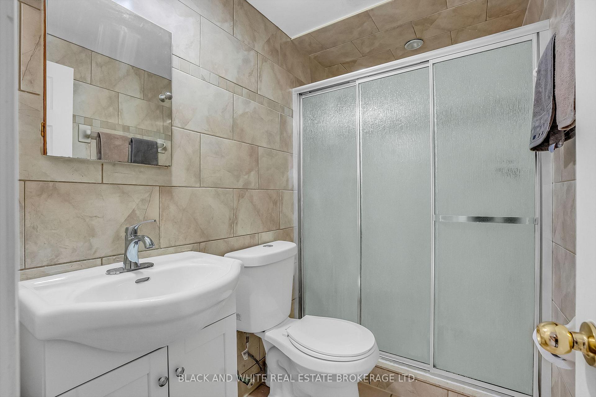 Photo 32 of 18 Daiseyfield Crescent, Vaughan, Vellore Village — HOMEH