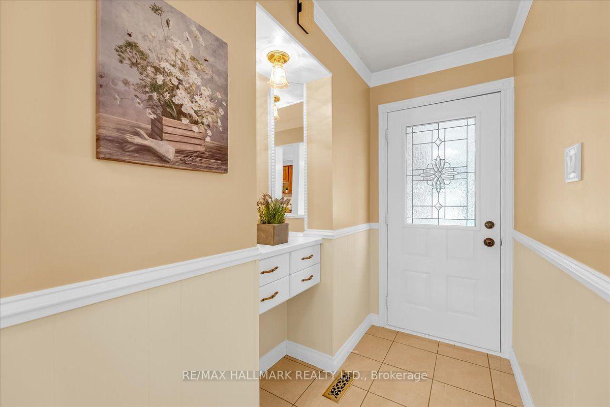 Photo 5 of 102 Trewartha Crescent, Brampton, Heart Lake West — HOMEH