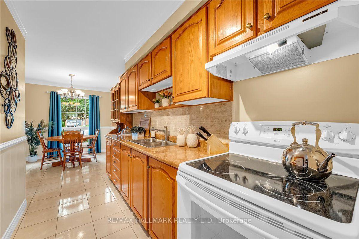 Photo 10 of 102 Trewartha Crescent, Brampton, Heart Lake West — HOMEH