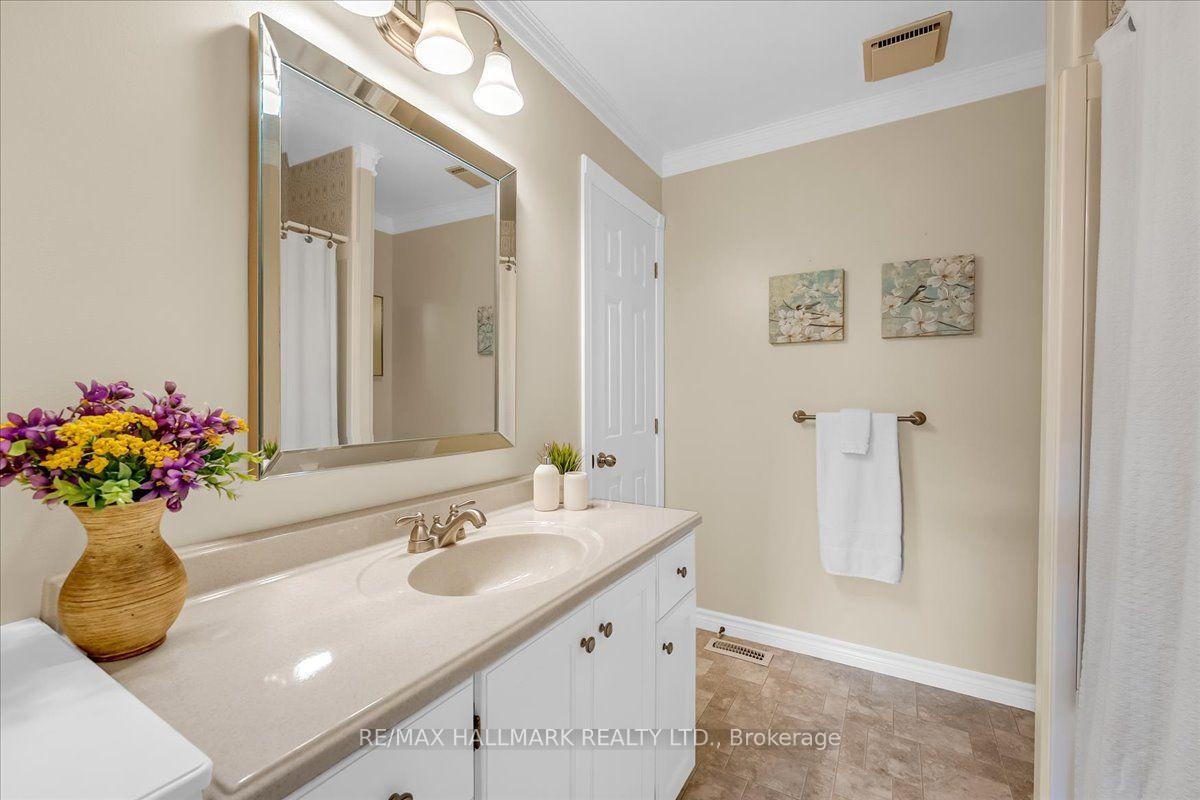 Photo 20 of 102 Trewartha Crescent, Brampton, Heart Lake West — HOMEH