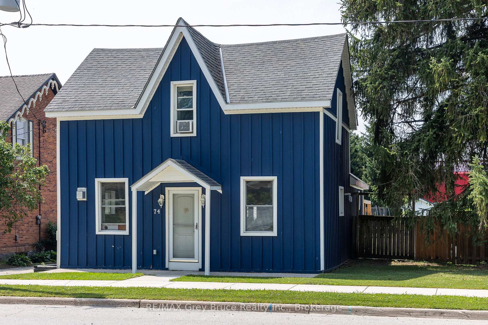 Photo 3 of 74 Yonge Street S, Arran-Elderslie — HOMEH