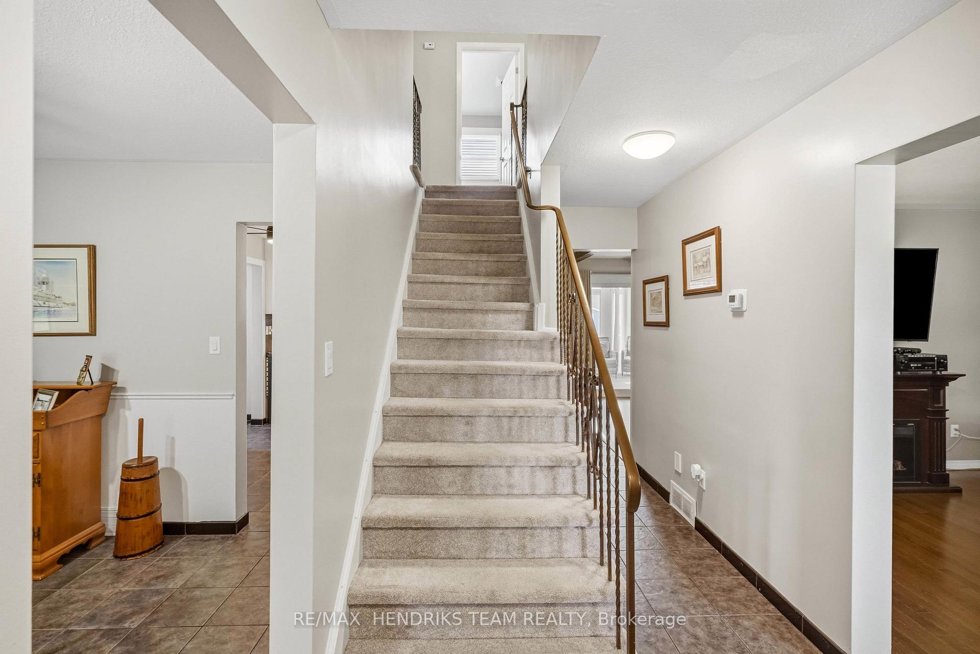 Photo 19 of 4 Royal Orchard Crescent, St. Catharines, Lakeport — HOMEH