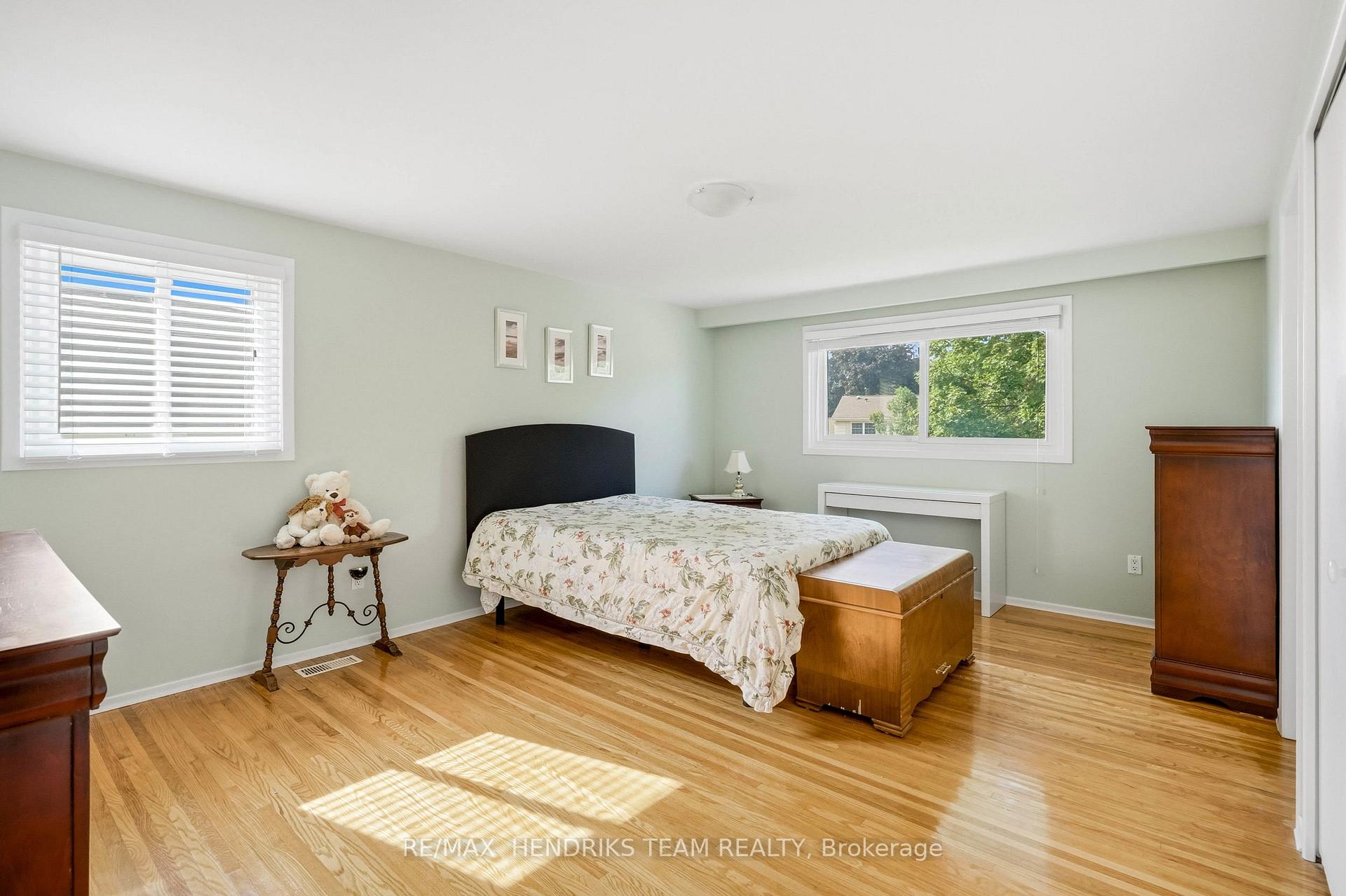 Photo 21 of 4 Royal Orchard Crescent, St. Catharines, Lakeport — HOMEH