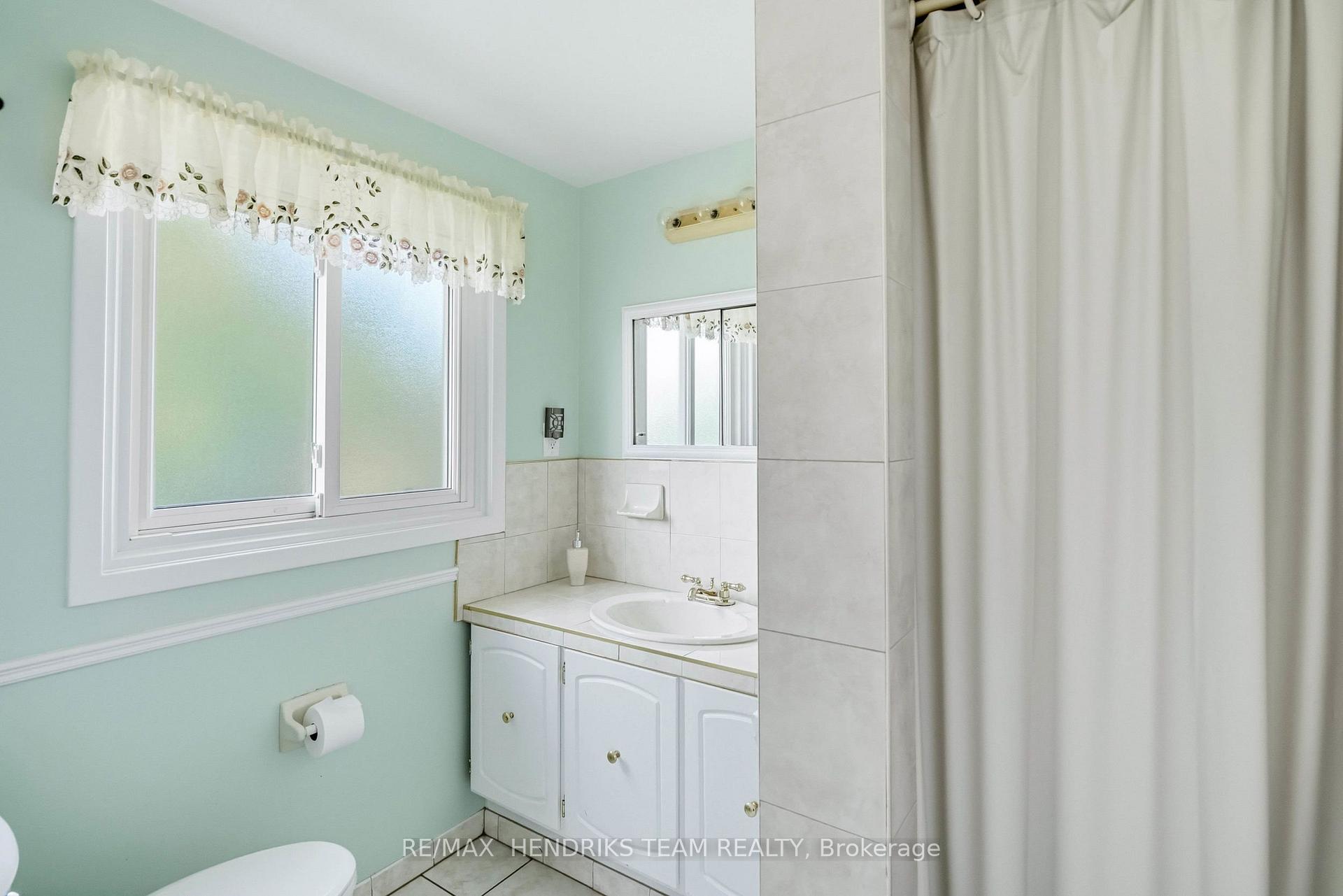 Photo 22 of 4 Royal Orchard Crescent, St. Catharines, Lakeport — HOMEH