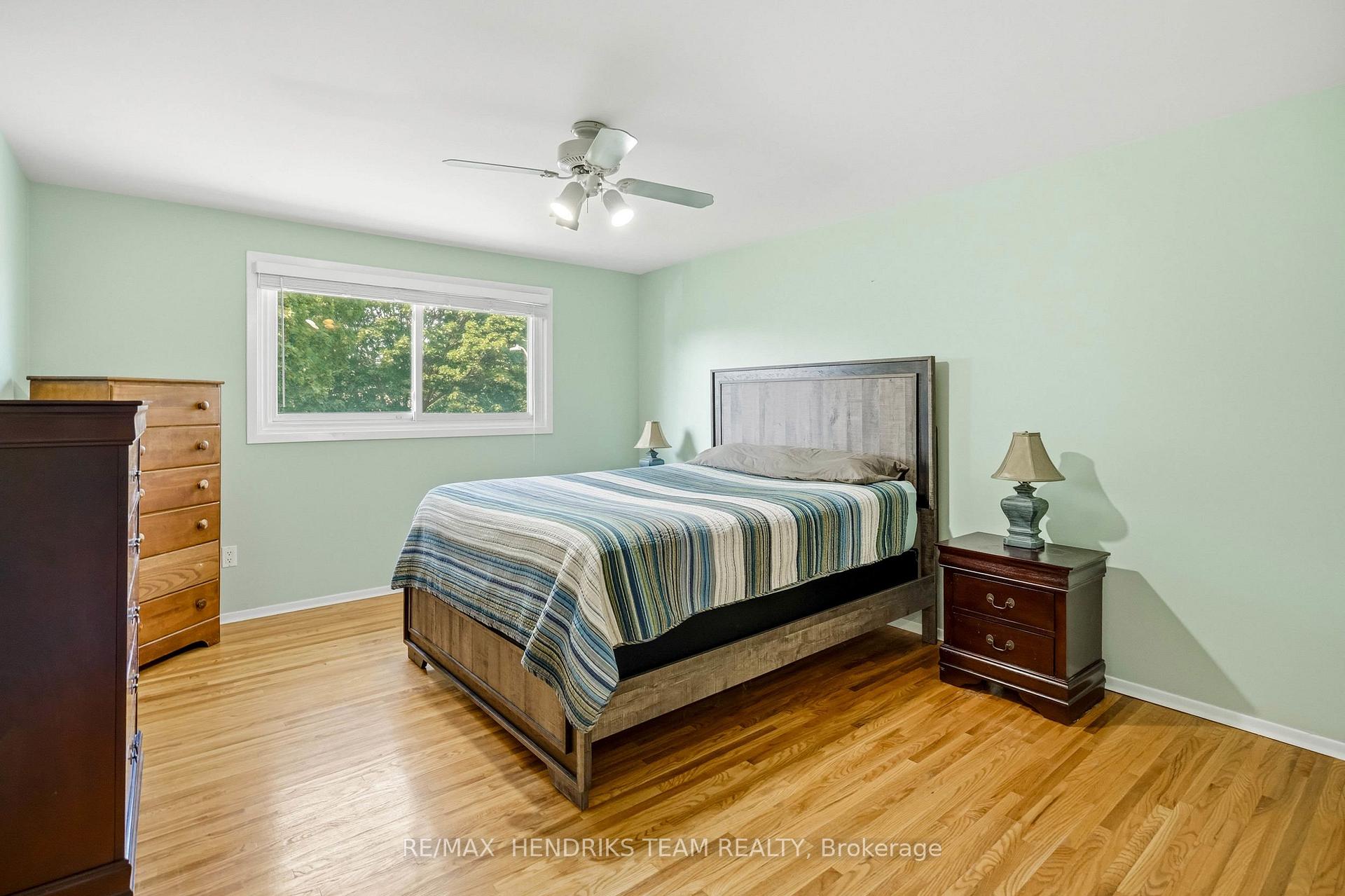 Photo 23 of 4 Royal Orchard Crescent, St. Catharines, Lakeport — HOMEH