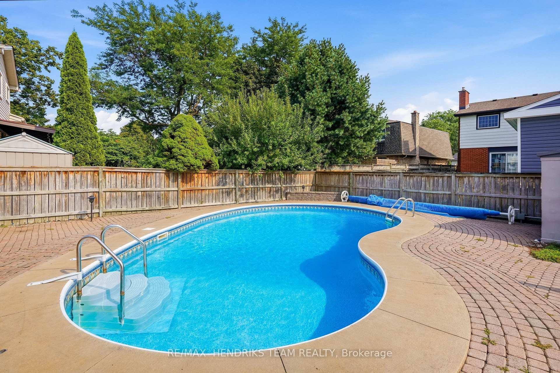 Photo 32 of 4 Royal Orchard Crescent, St. Catharines, Lakeport — HOMEH