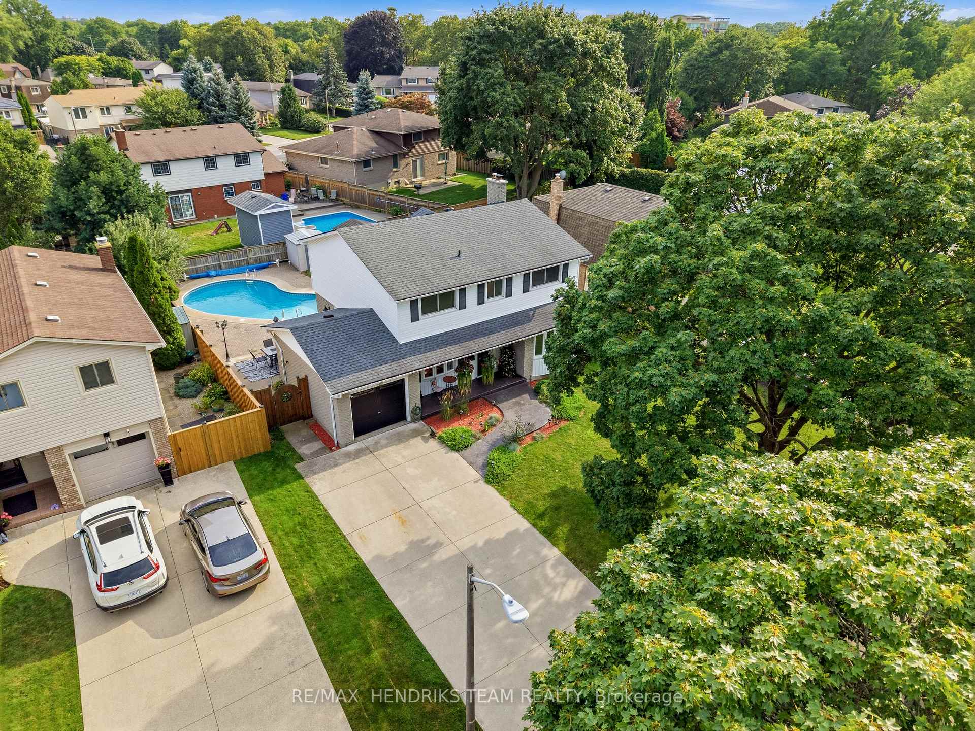Photo 36 of 4 Royal Orchard Crescent, St. Catharines, Lakeport — HOMEH