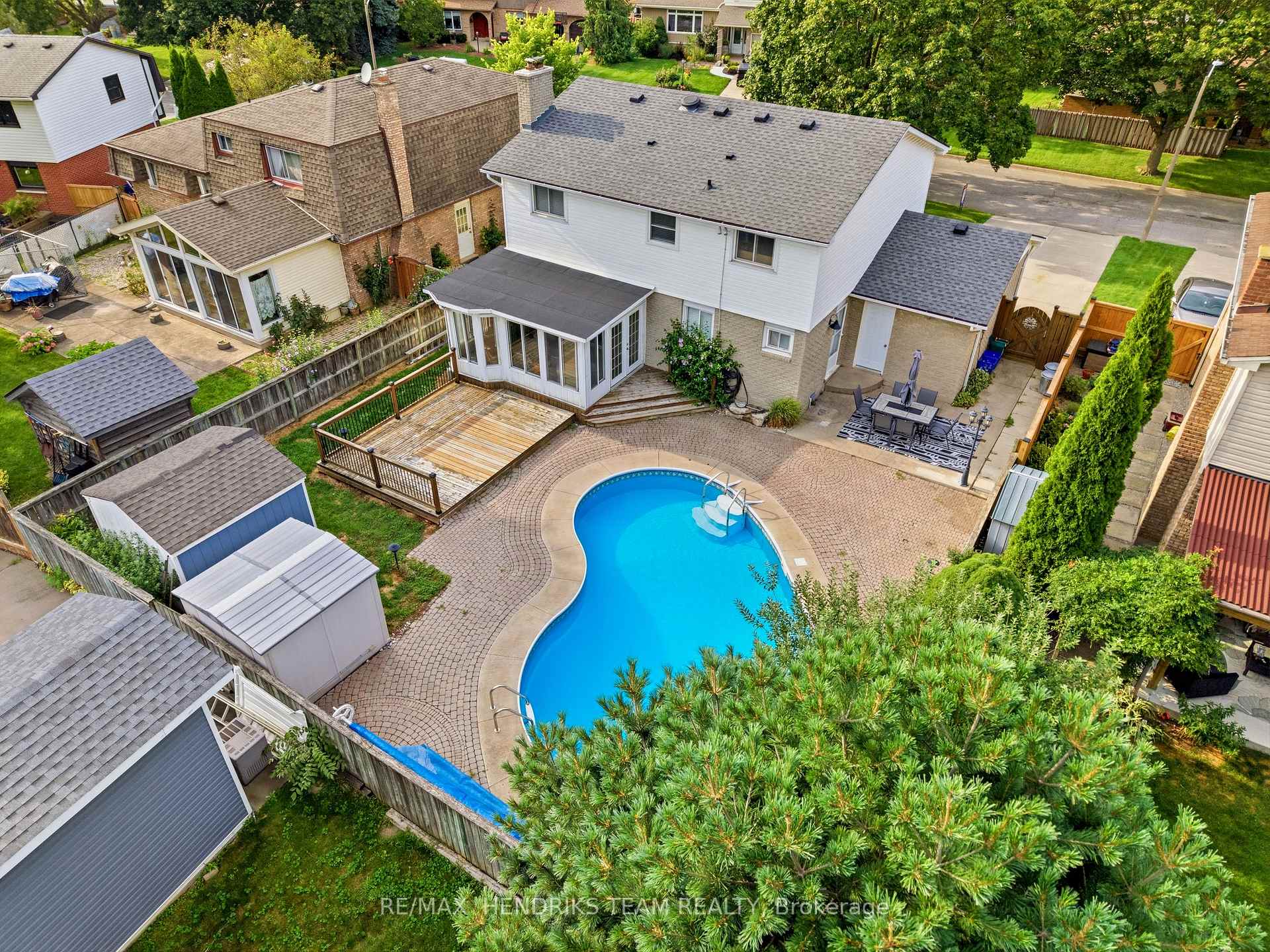 Photo 38 of 4 Royal Orchard Crescent, St. Catharines, Lakeport — HOMEH
