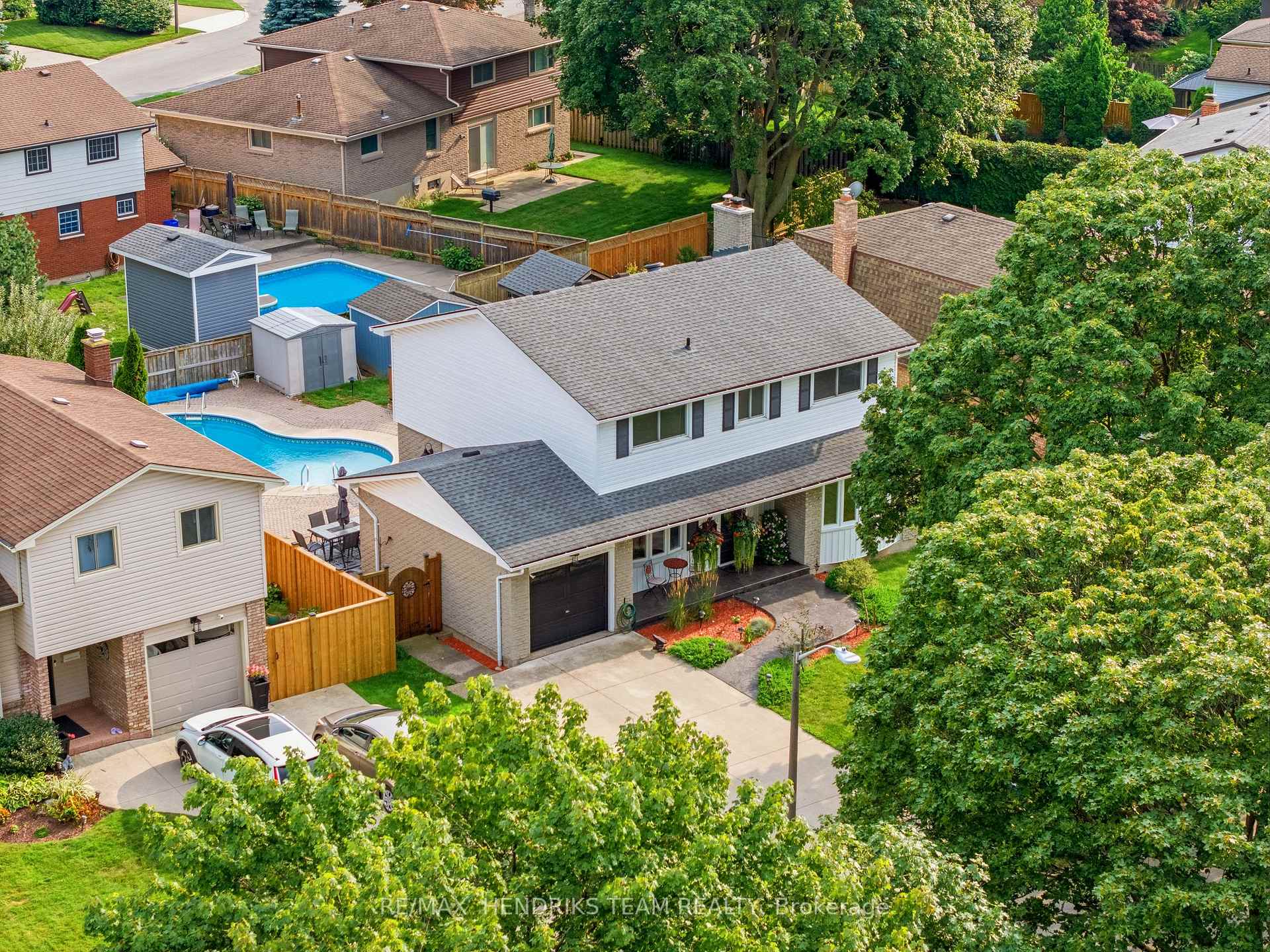 Photo 41 of 4 Royal Orchard Crescent, St. Catharines, Lakeport — HOMEH