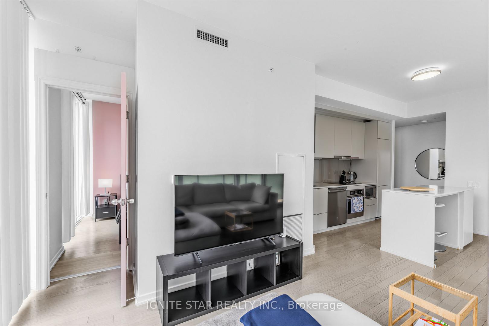 Photo 5 of Unit 1509, 101 Peter Street W, Toronto, Waterfront Communities — HOMEH