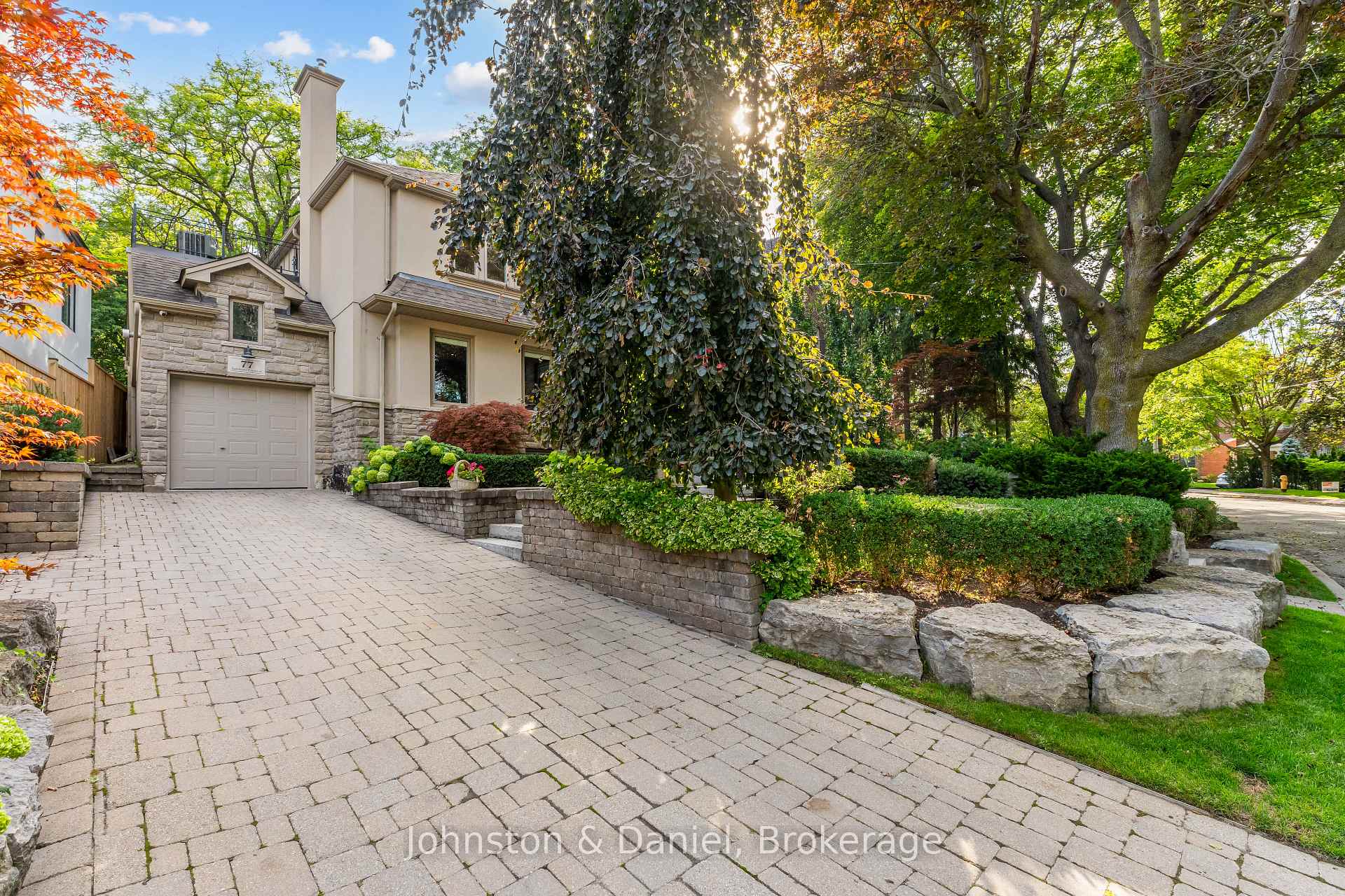 Photo 2 of 77 Lawrence Crescent, Toronto, Lawrence Park South — HOMEH