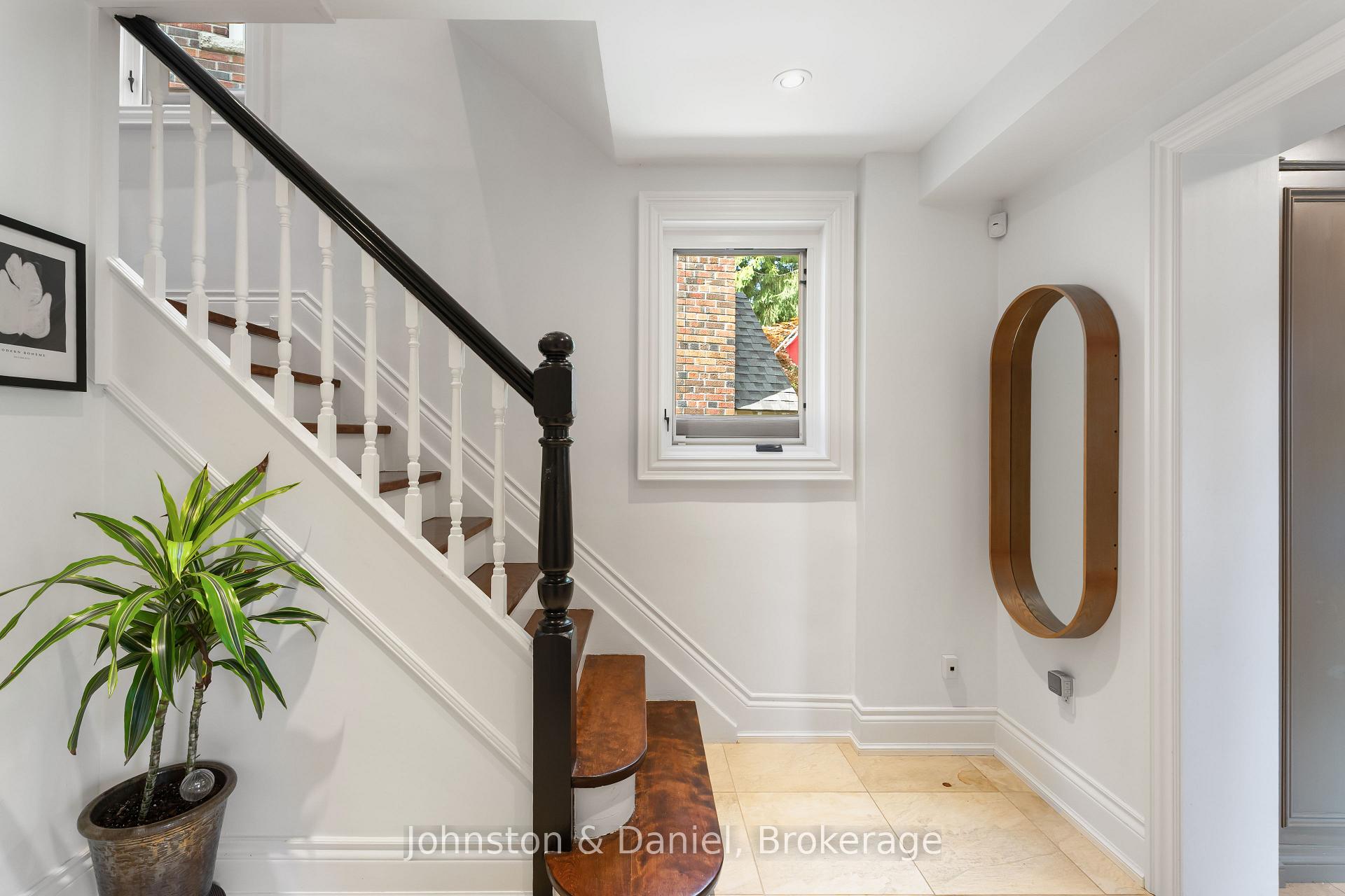 Photo 11 of 77 Lawrence Crescent, Toronto, Lawrence Park South — HOMEH