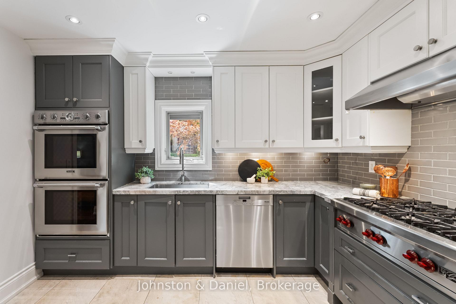 Photo 20 of 77 Lawrence Crescent, Toronto, Lawrence Park South — HOMEH