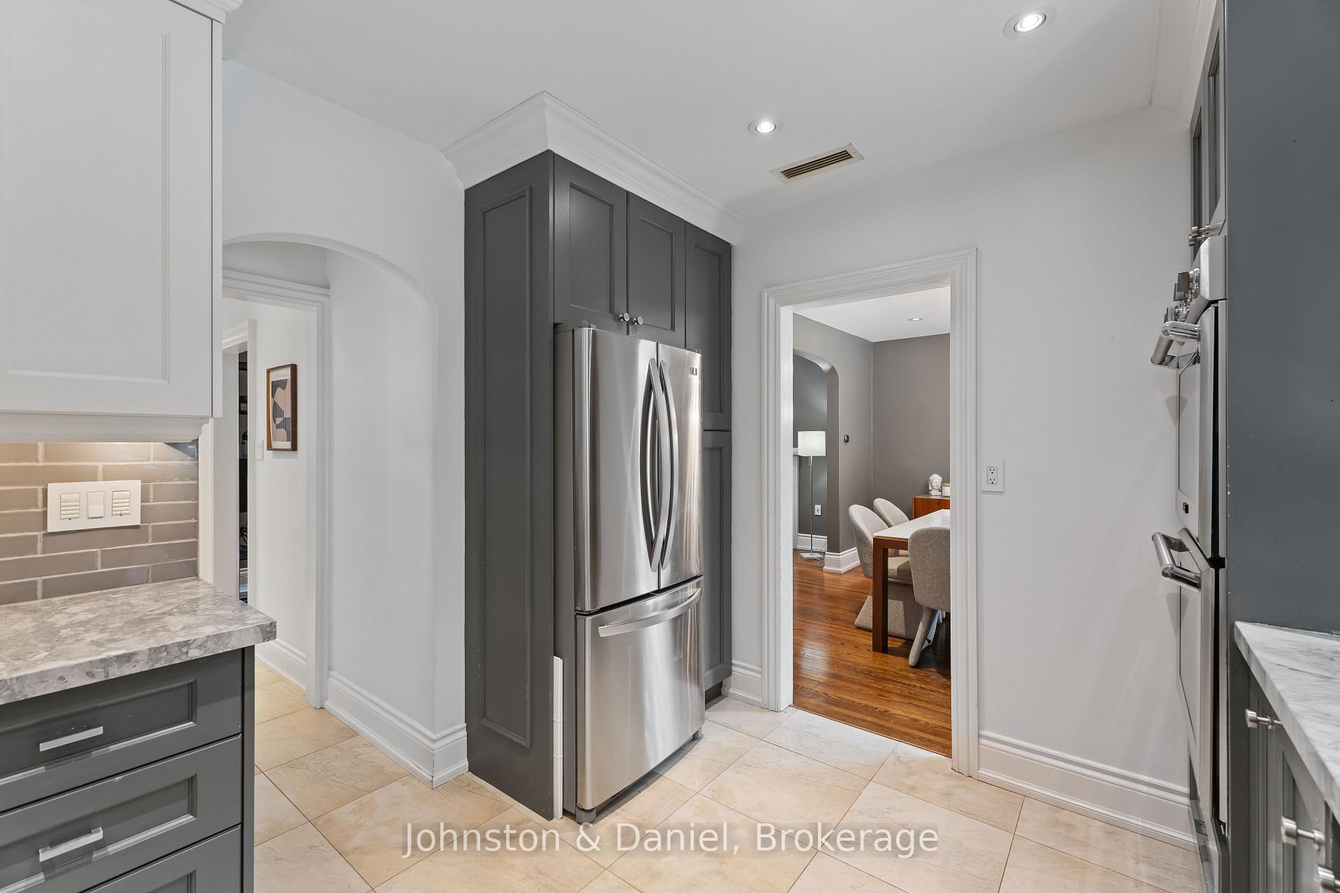 Photo 23 of 77 Lawrence Crescent, Toronto, Lawrence Park South — HOMEH