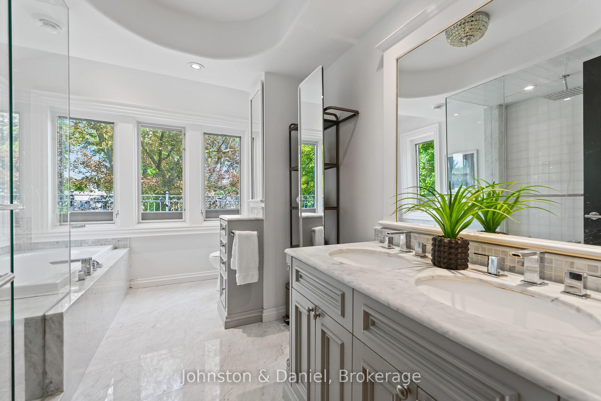 Photo 27 of 77 Lawrence Crescent, Toronto, Lawrence Park South — HOMEH