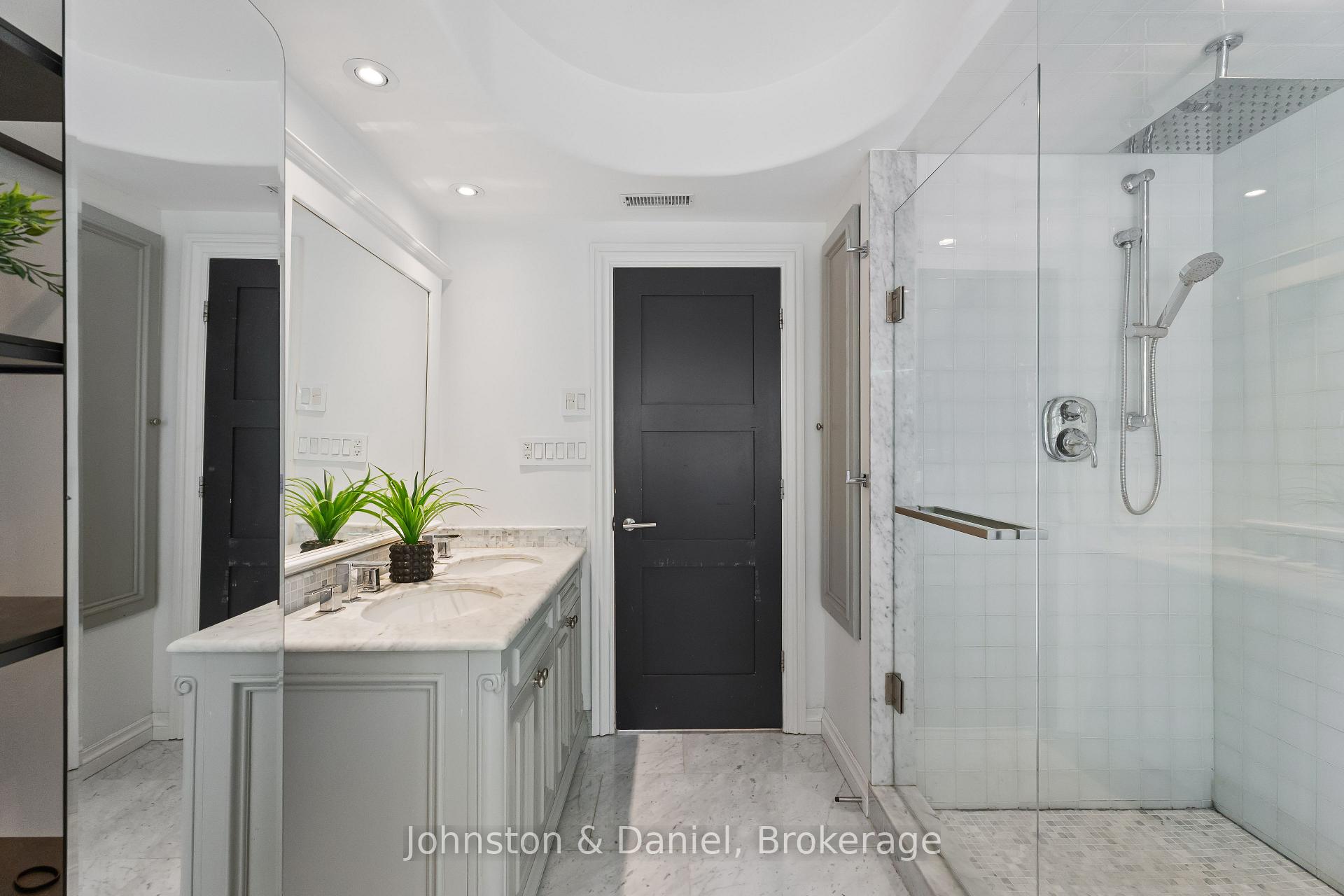 Photo 28 of 77 Lawrence Crescent, Toronto, Lawrence Park South — HOMEH