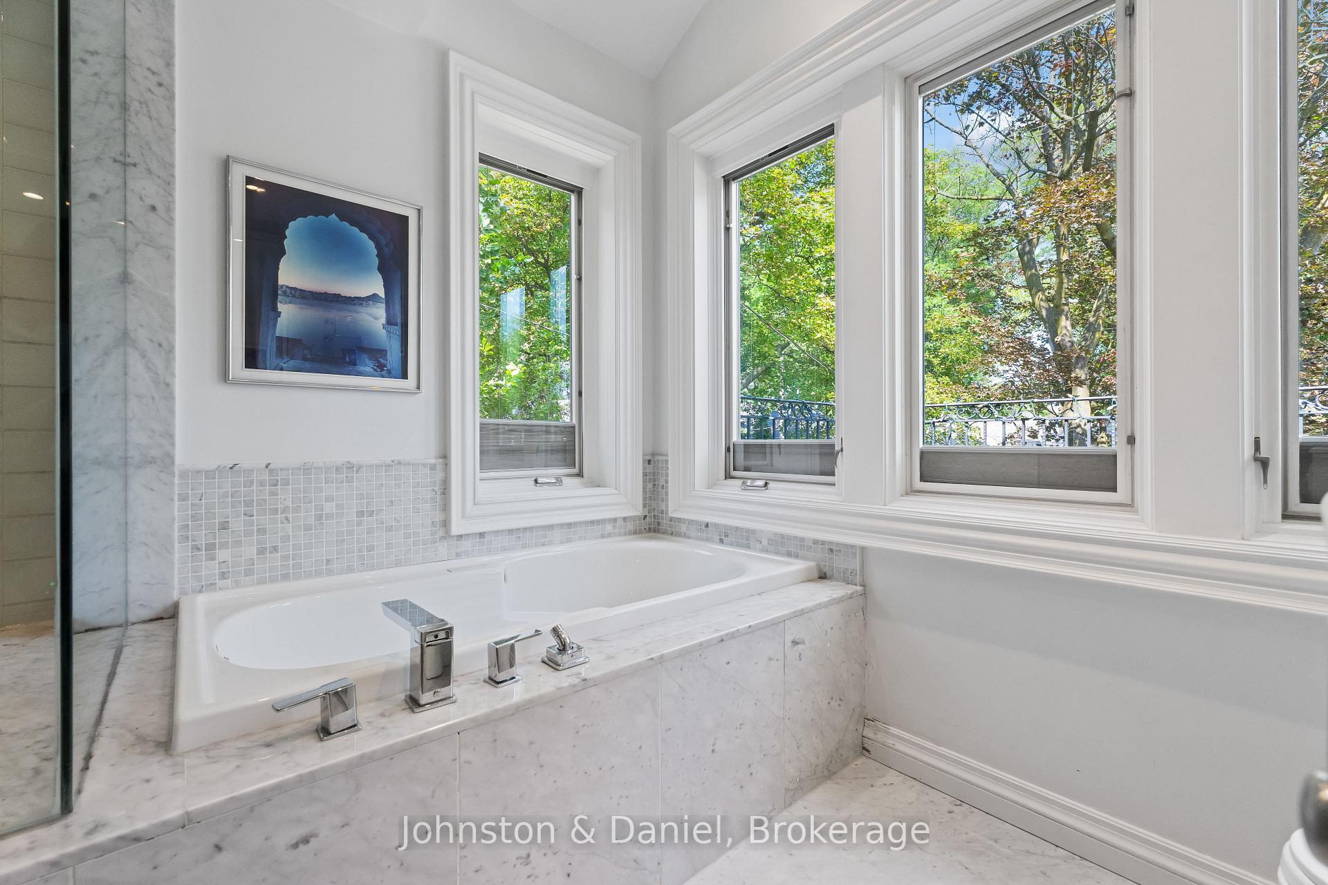 Photo 29 of 77 Lawrence Crescent, Toronto, Lawrence Park South — HOMEH