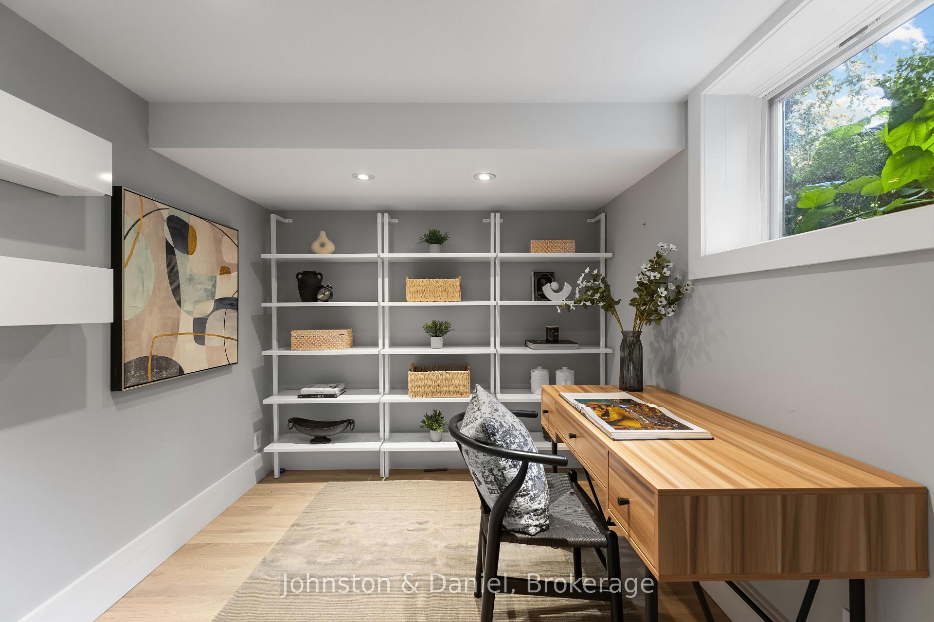 Photo 33 of 77 Lawrence Crescent, Toronto, Lawrence Park South — HOMEH