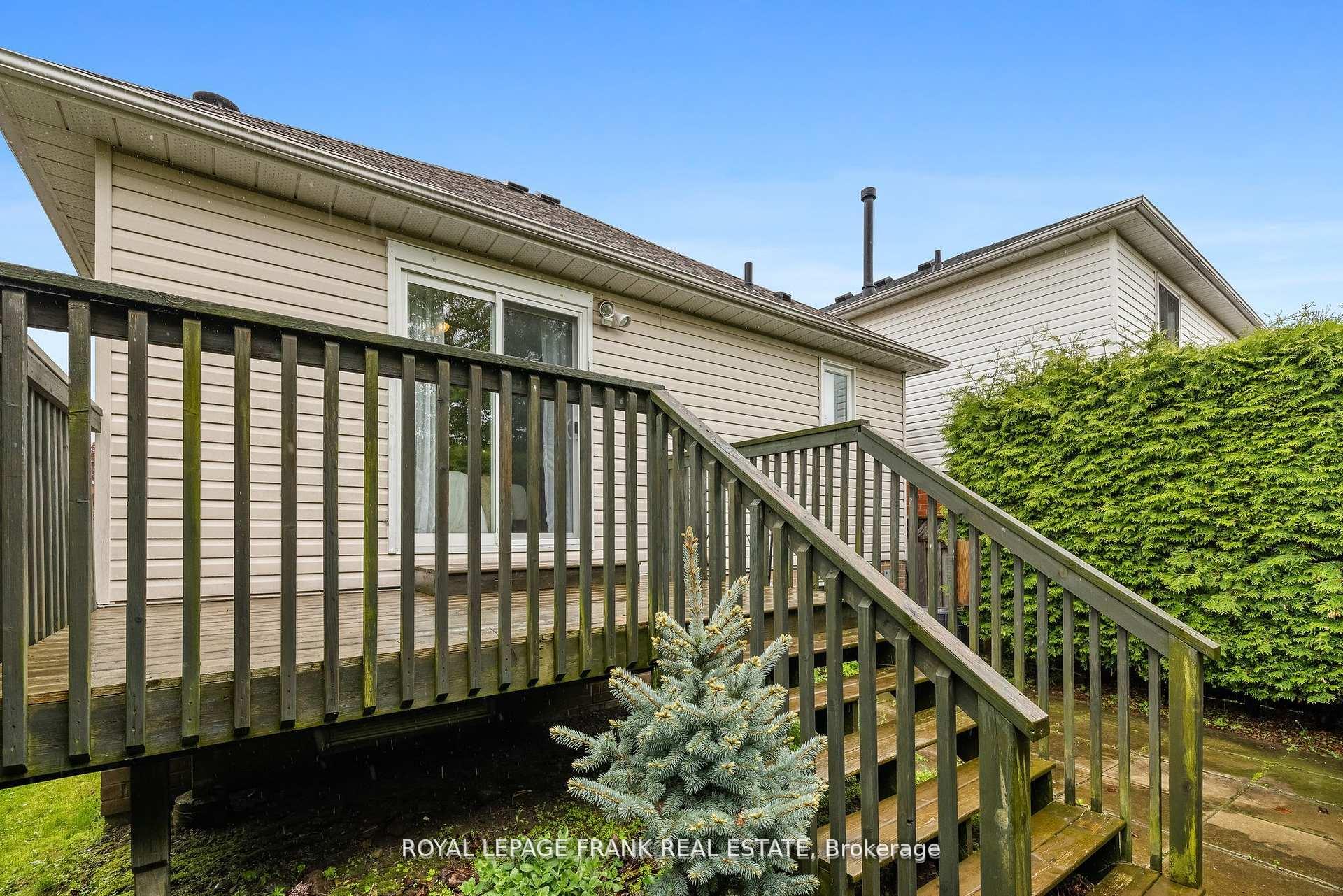 Photo 14 of 95 Champine Square, Clarington, Bowmanville — HOMEH