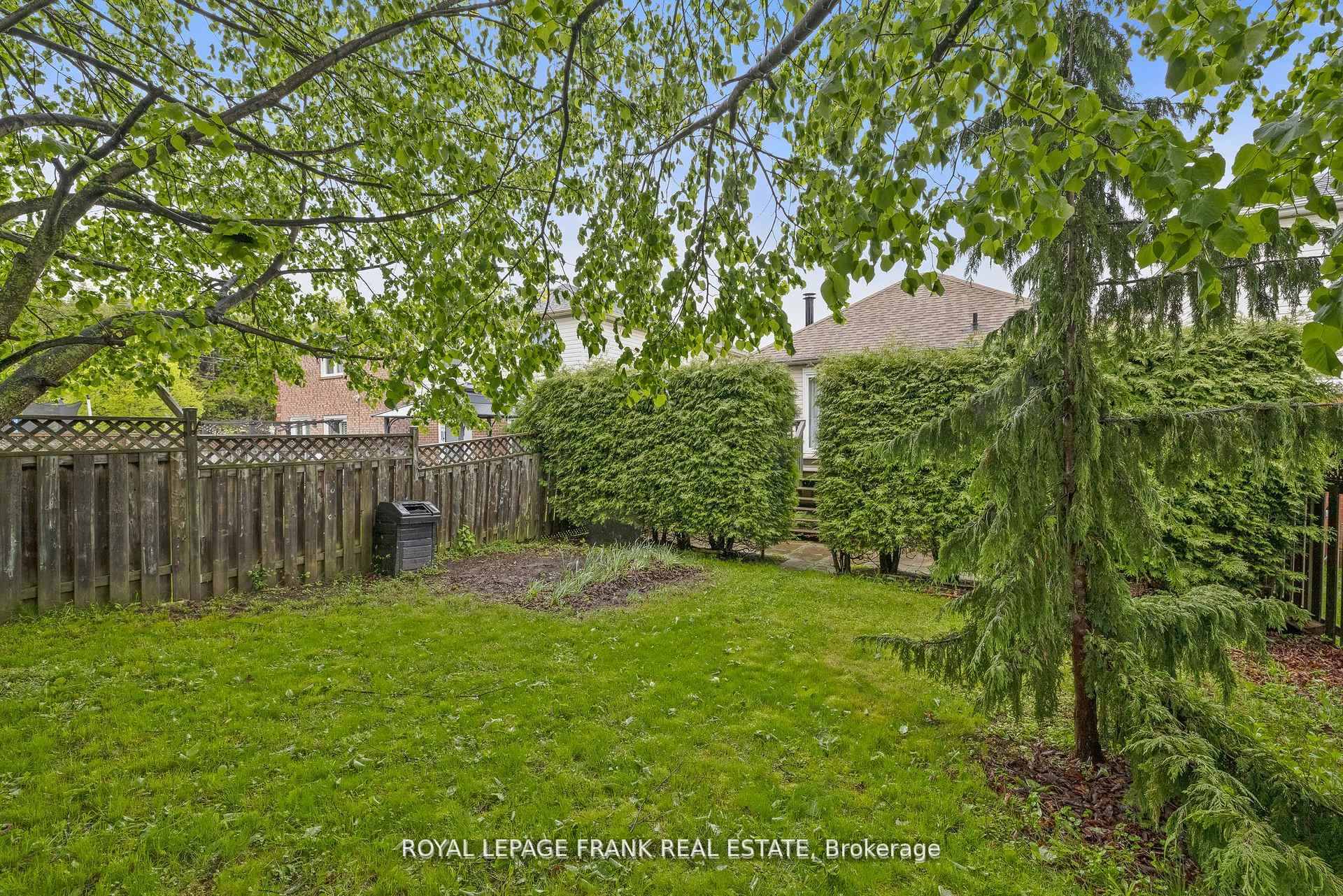 Photo 16 of 95 Champine Square, Clarington, Bowmanville — HOMEH