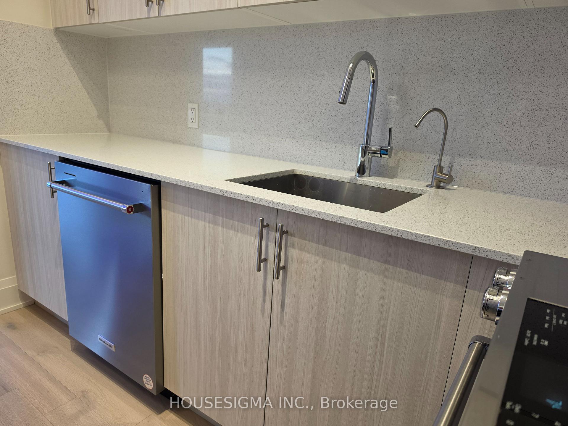 Photo 8 of Unit PH 218, 9000 Jane Street, Vaughan, Vellore Village — HOMEH