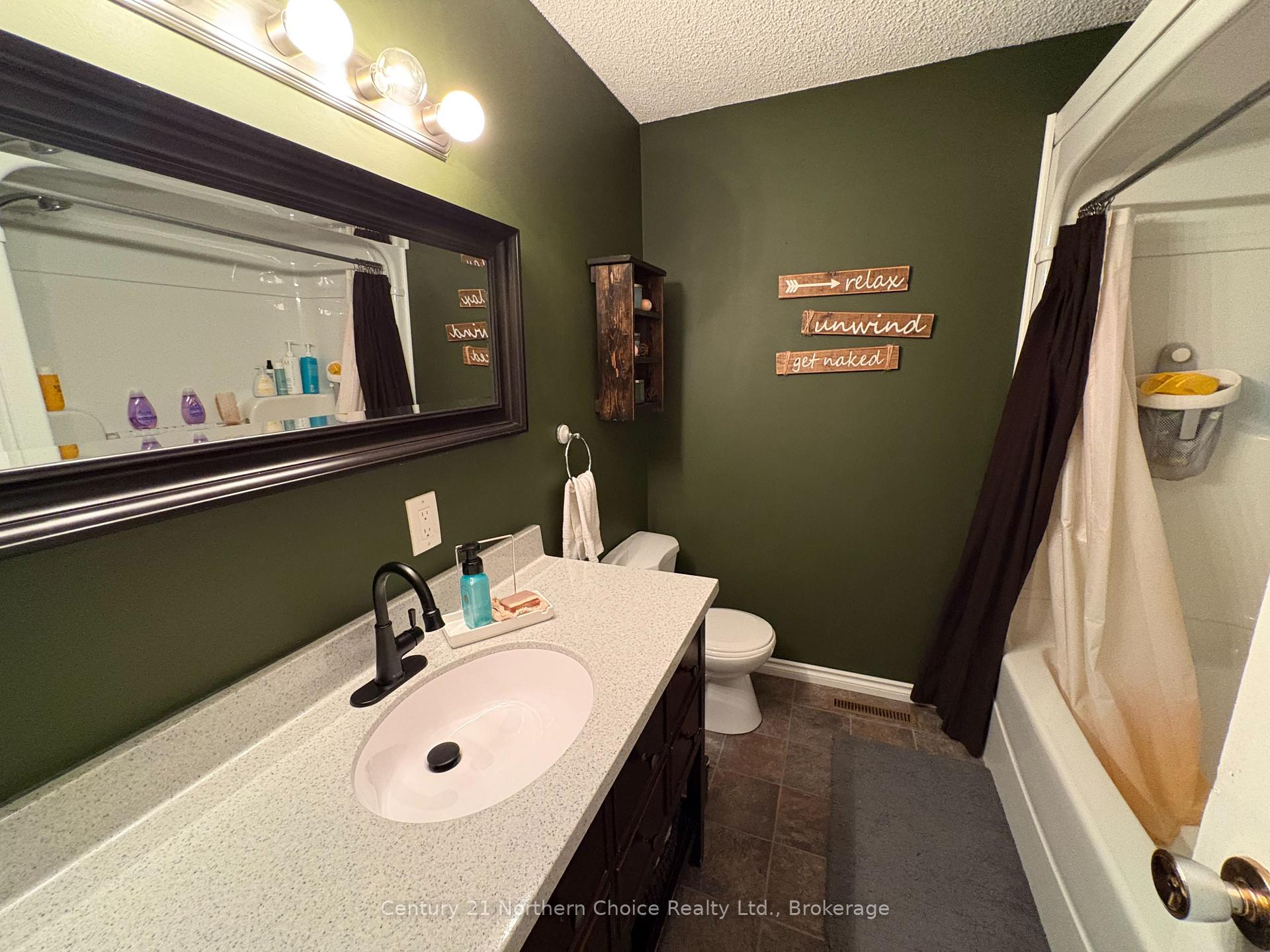 Photo 10 of 311 Ottawa Street S, Kenora, Keewatin — HOMEH