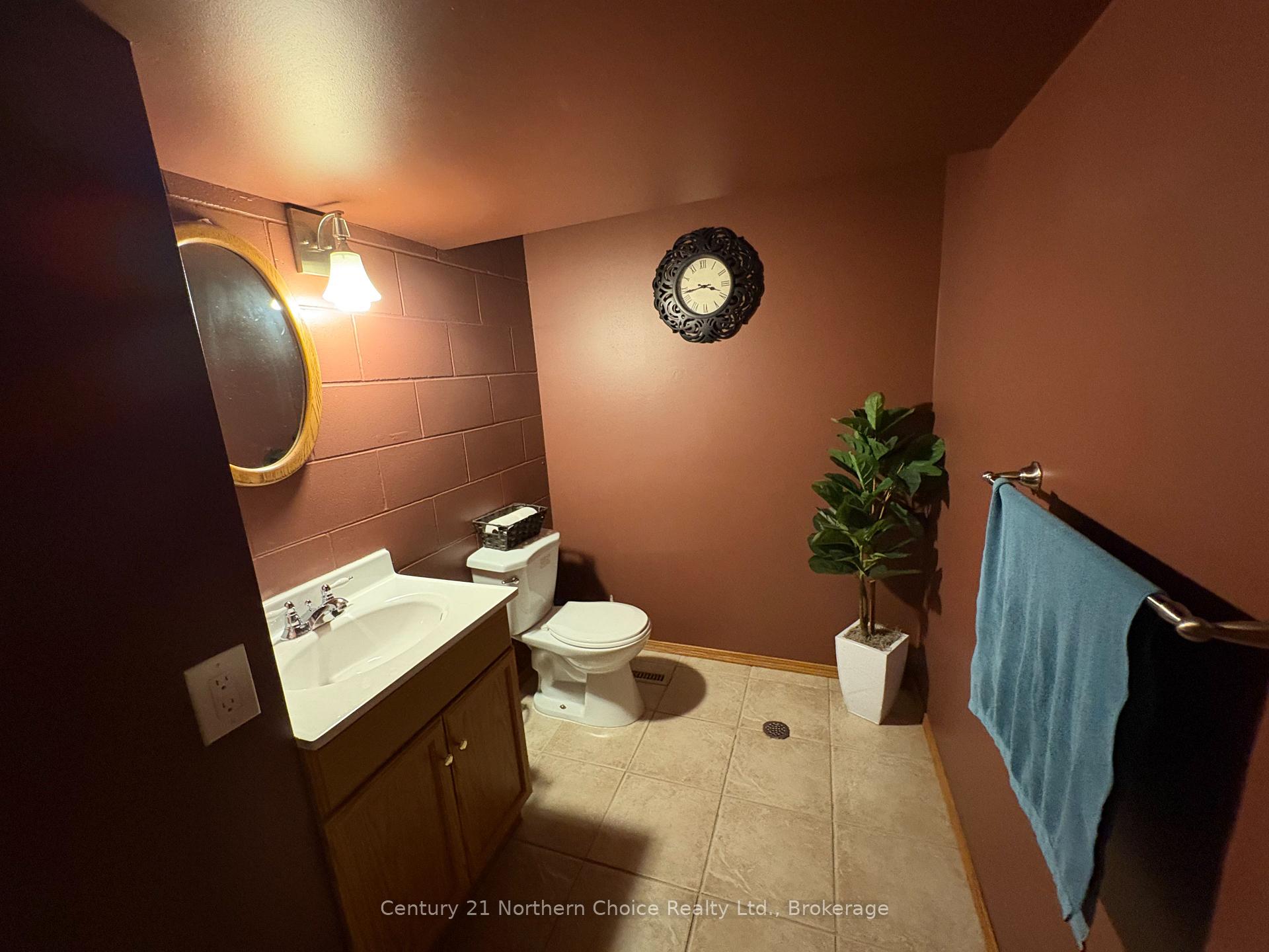 Photo 16 of 311 Ottawa Street S, Kenora, Keewatin — HOMEH