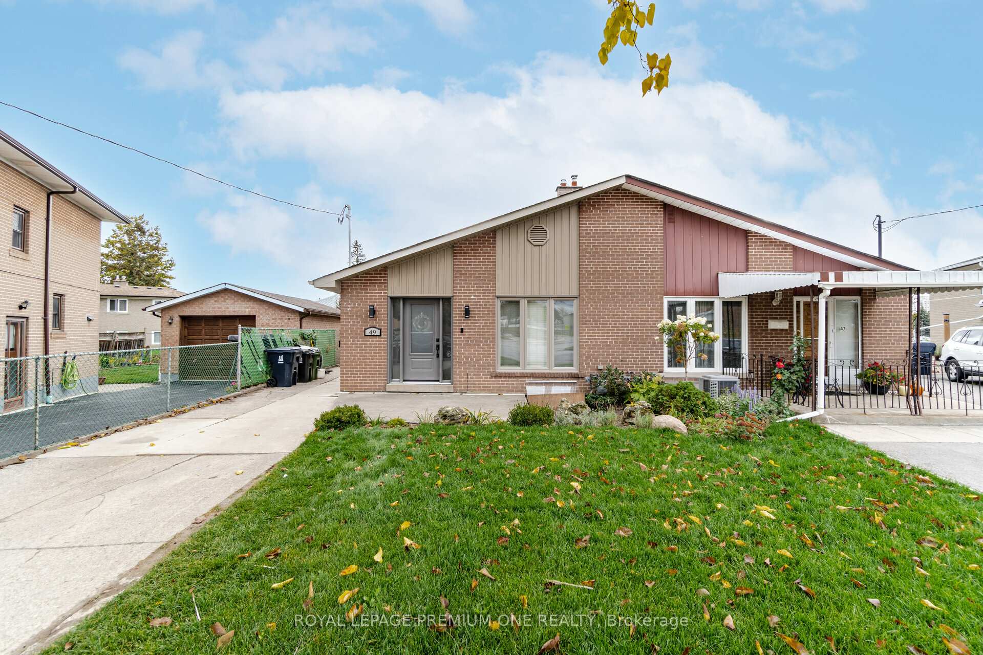 Photo 1 of 49 Gulfstream Road E, North York, Humbermede — HOMEH