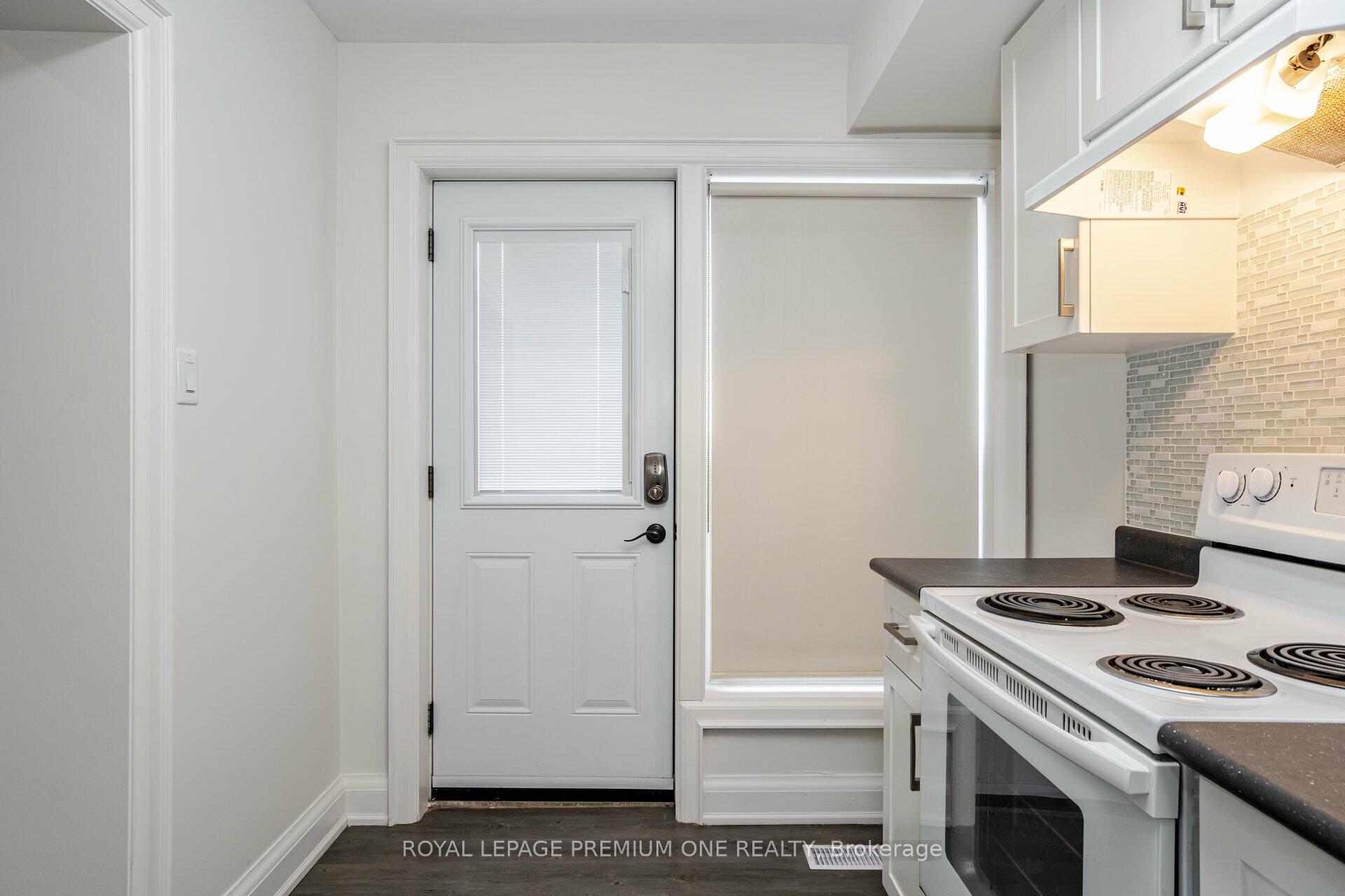 Photo 7 of 49 Gulfstream Road E, North York, Humbermede — HOMEH