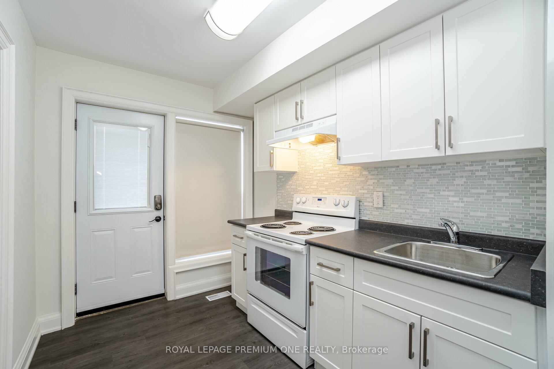 Photo 11 of 49 Gulfstream Road E, North York, Humbermede — HOMEH