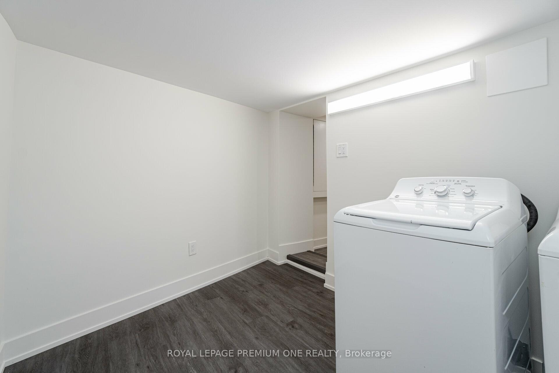 Photo 25 of 49 Gulfstream Road E, North York, Humbermede — HOMEH