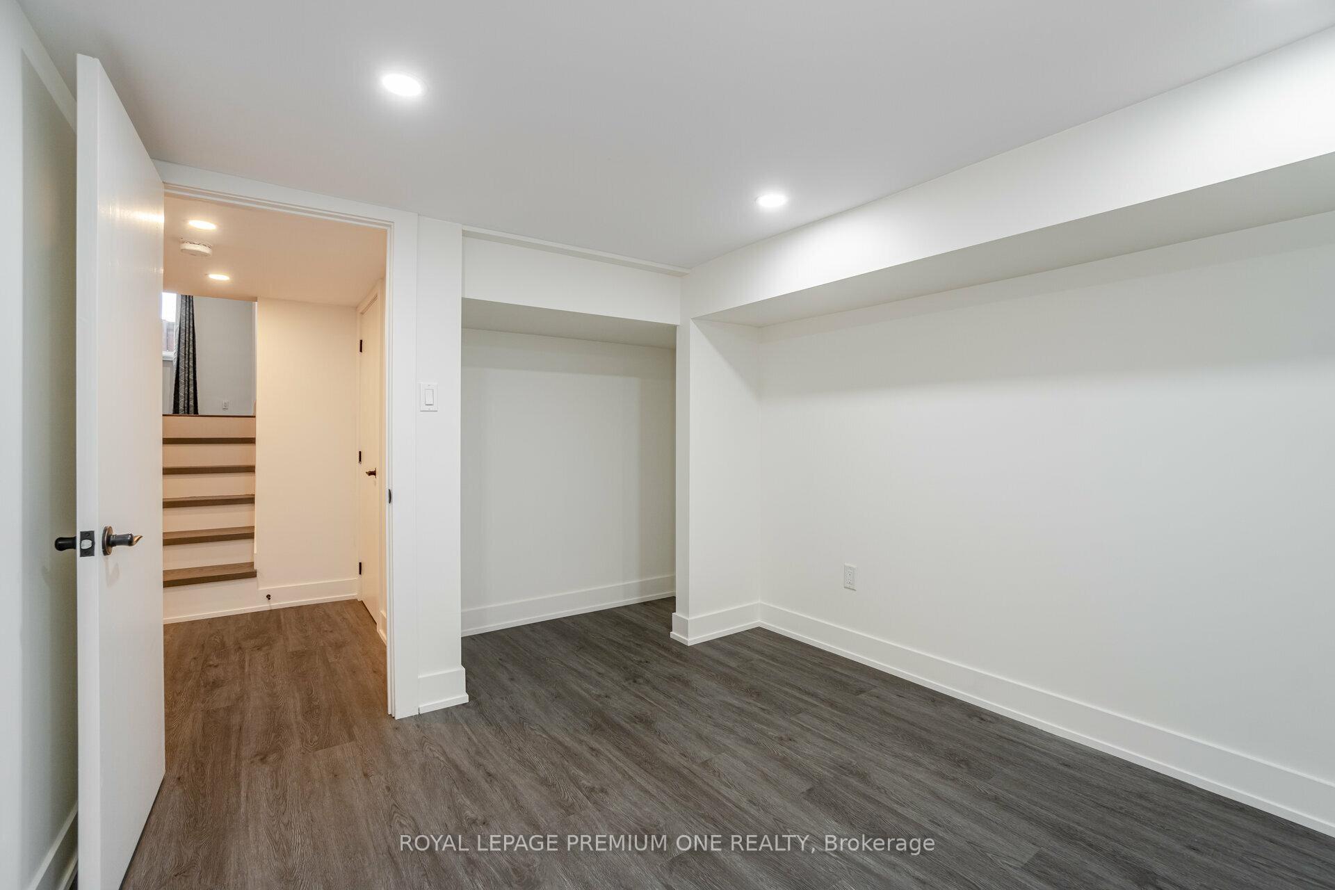 Photo 27 of 49 Gulfstream Road E, North York, Humbermede — HOMEH