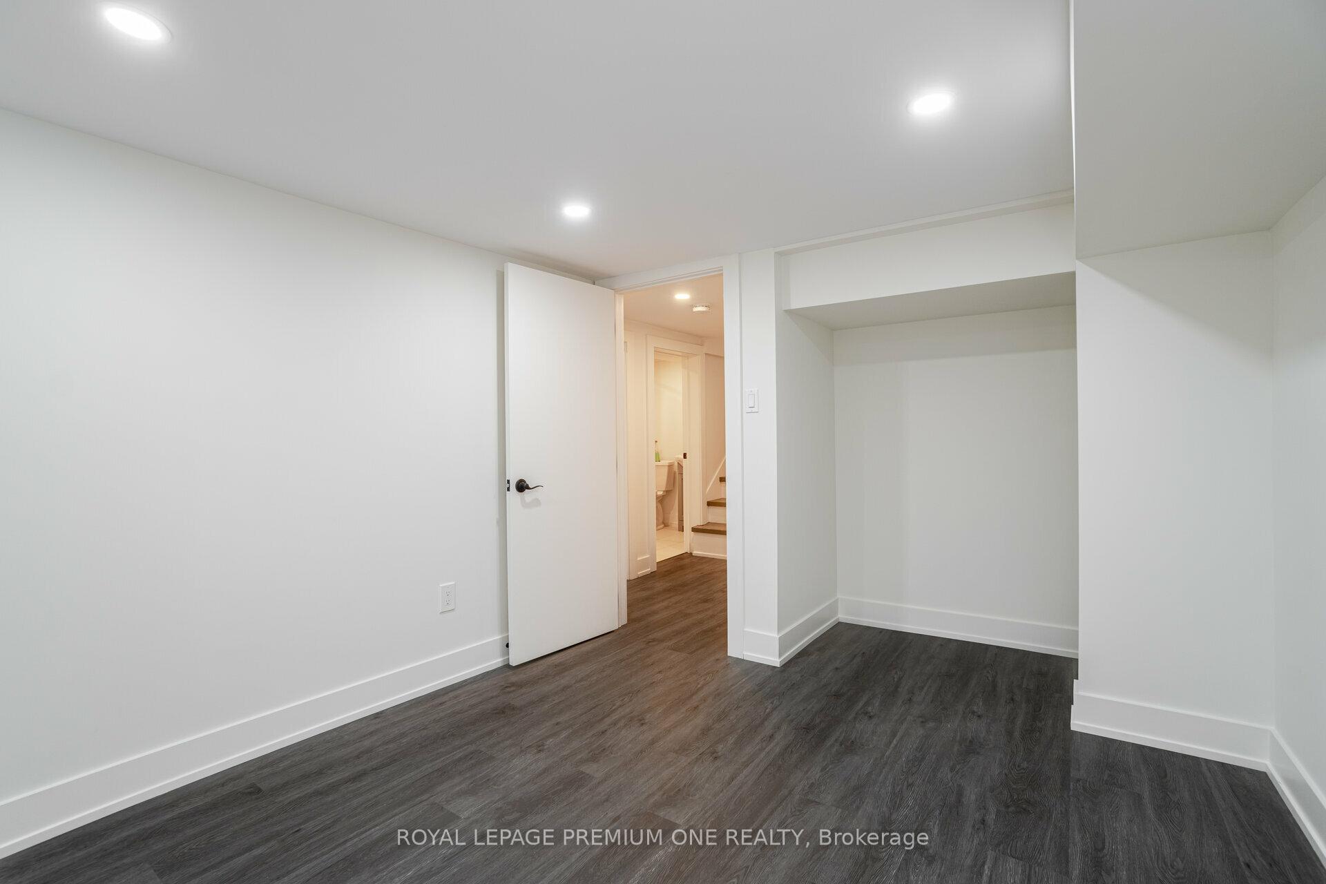 Photo 28 of 49 Gulfstream Road E, North York, Humbermede — HOMEH