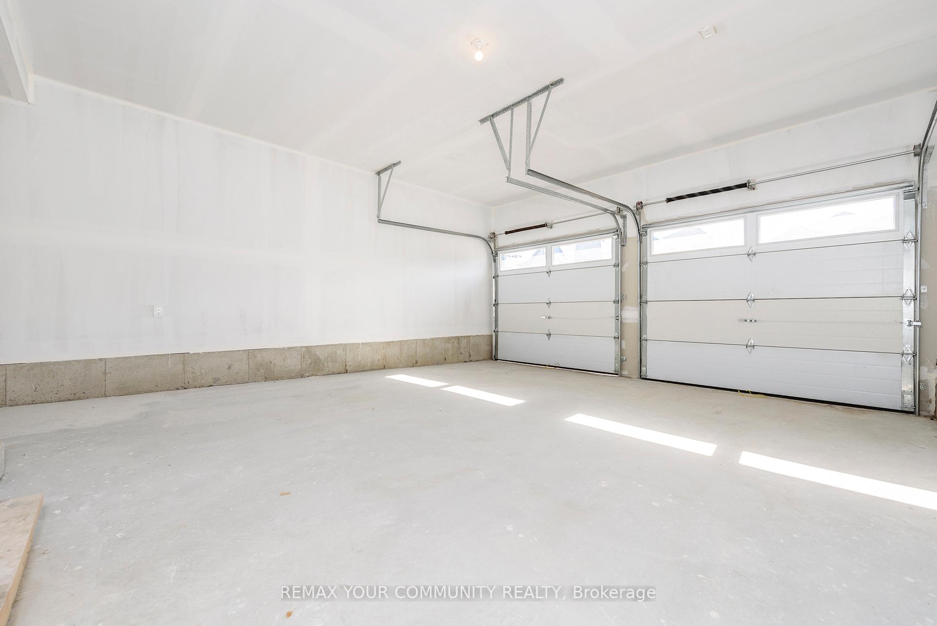 Photo 19 of 105 Bearberry Road, Springwater, Midhurst — HOMEH