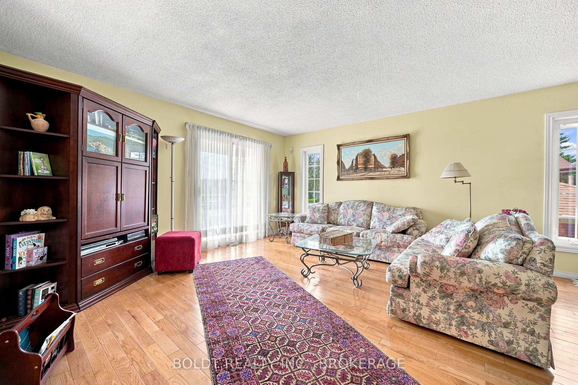 Photo 4 of 233 Fruitland Road, Hamilton, Stoney Creek — HOMEH