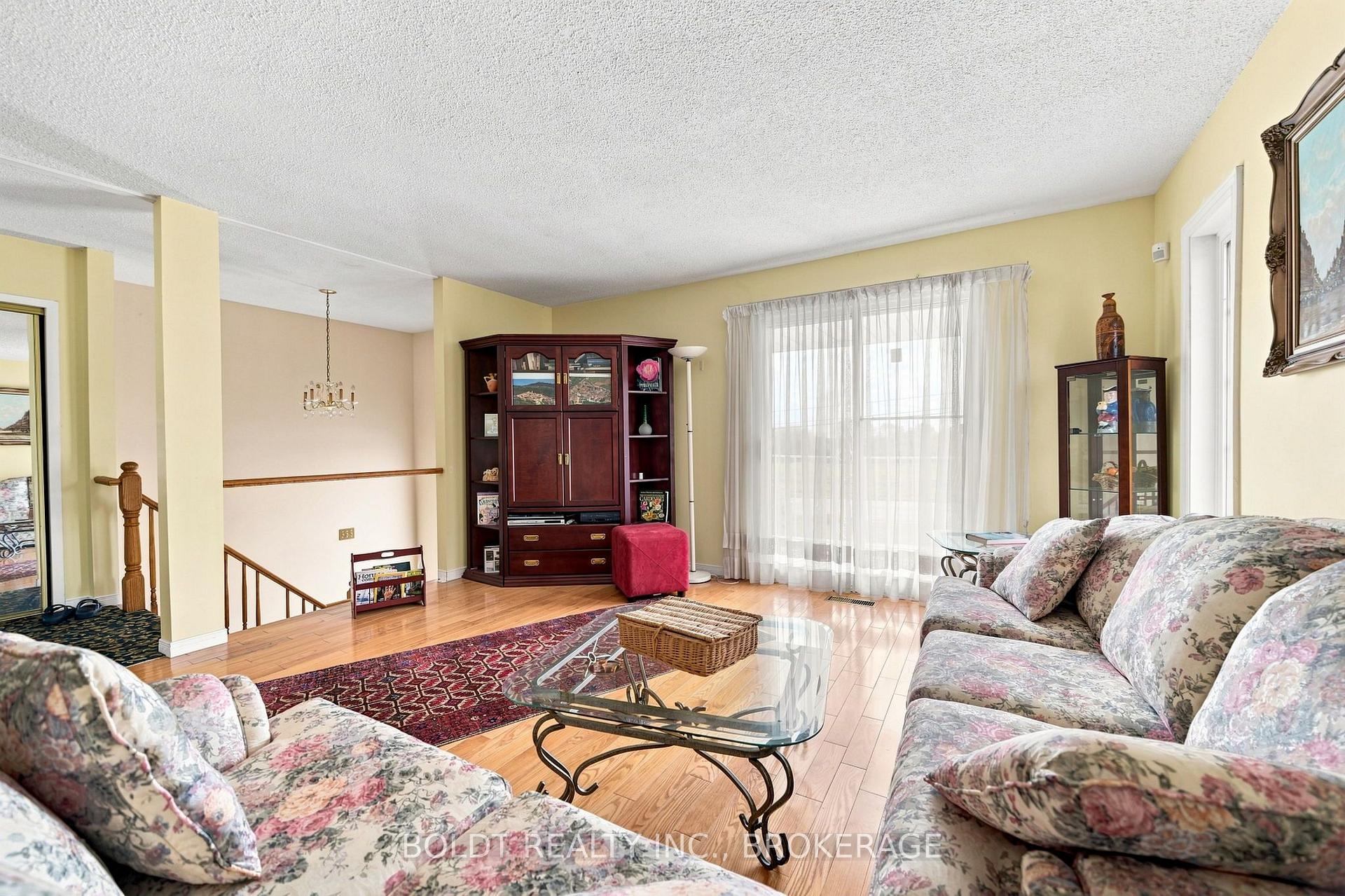 Photo 6 of 233 Fruitland Road, Hamilton, Stoney Creek — HOMEH