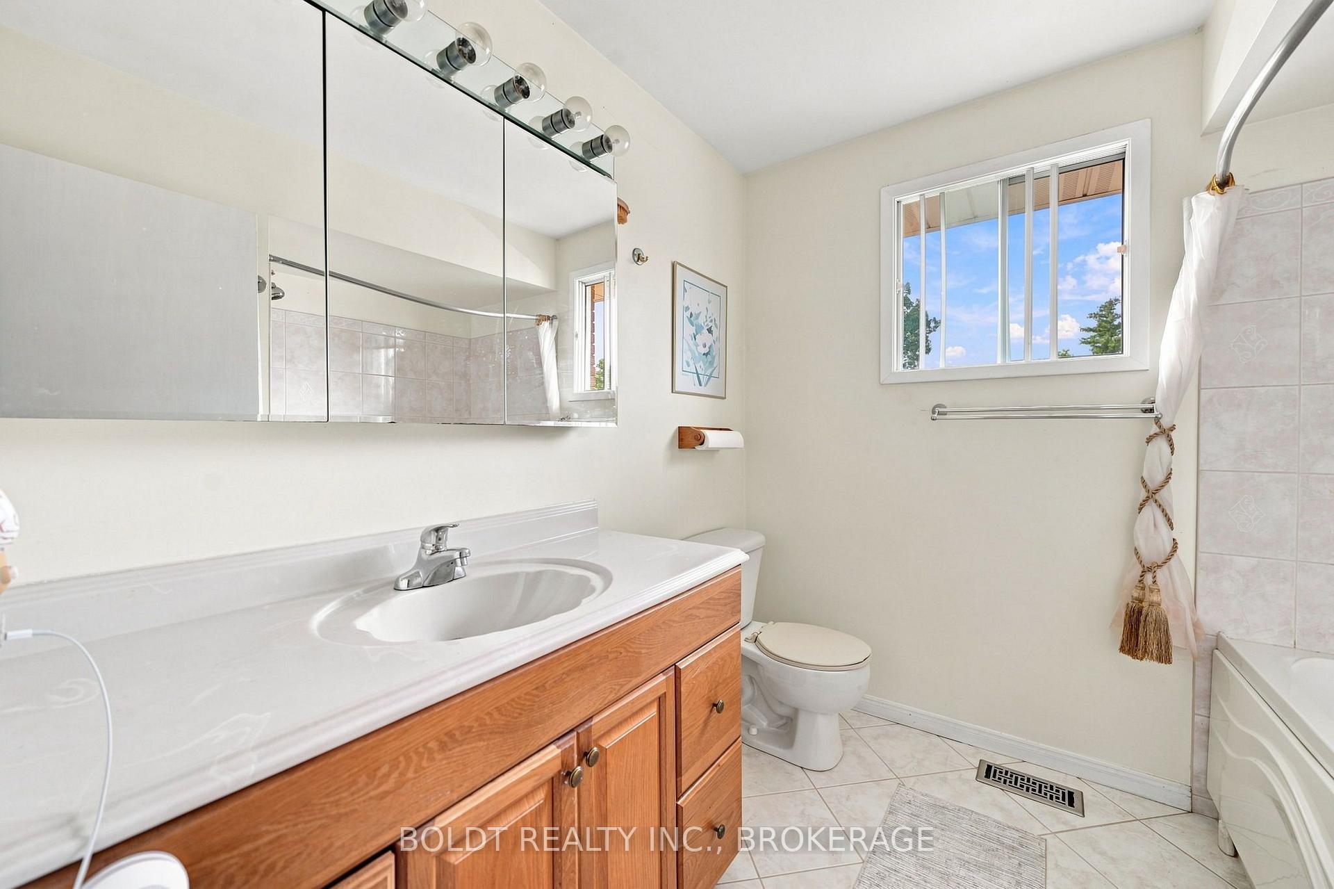 Photo 13 of 233 Fruitland Road, Hamilton, Stoney Creek — HOMEH