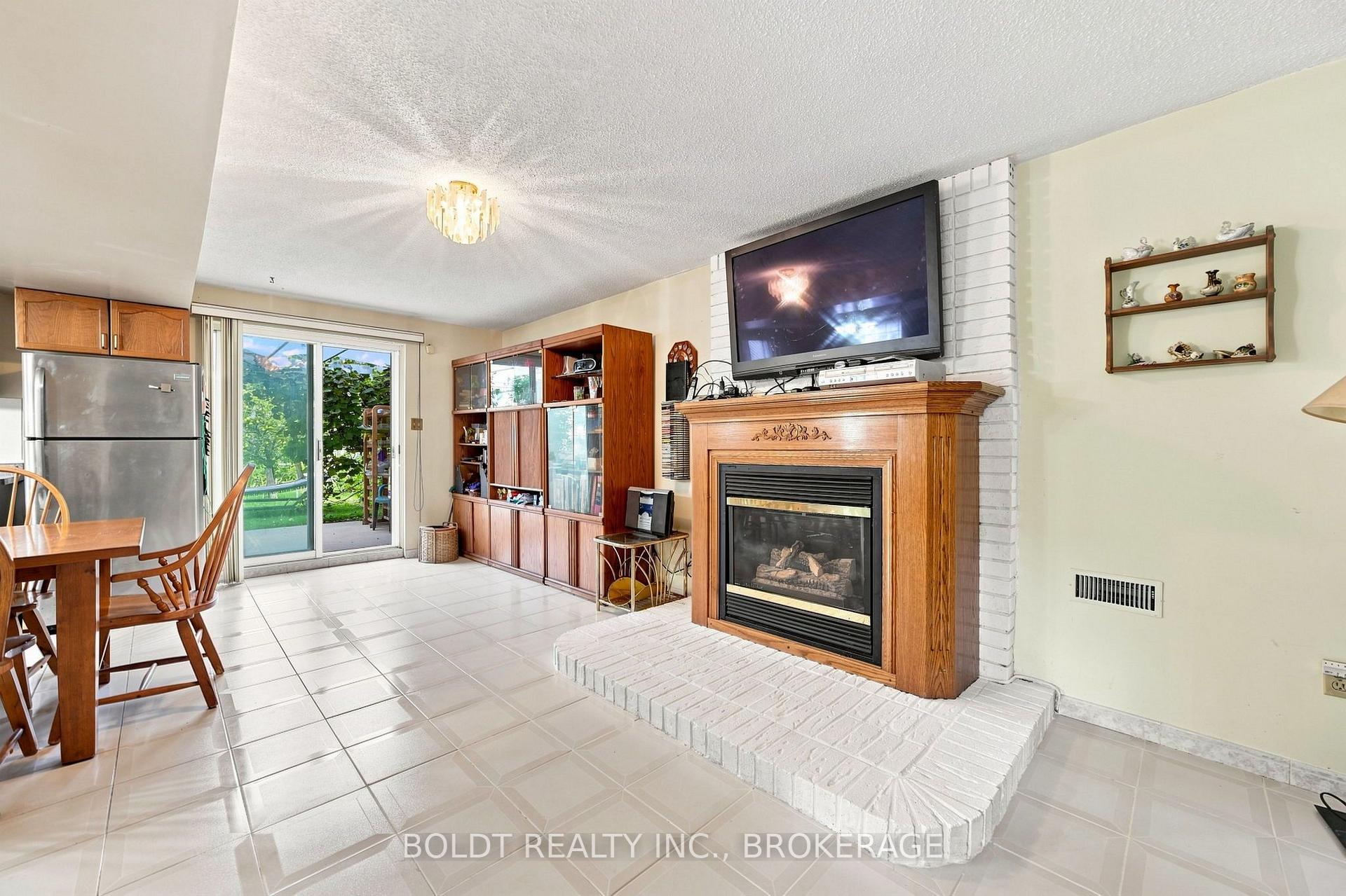 Photo 15 of 233 Fruitland Road, Hamilton, Stoney Creek — HOMEH